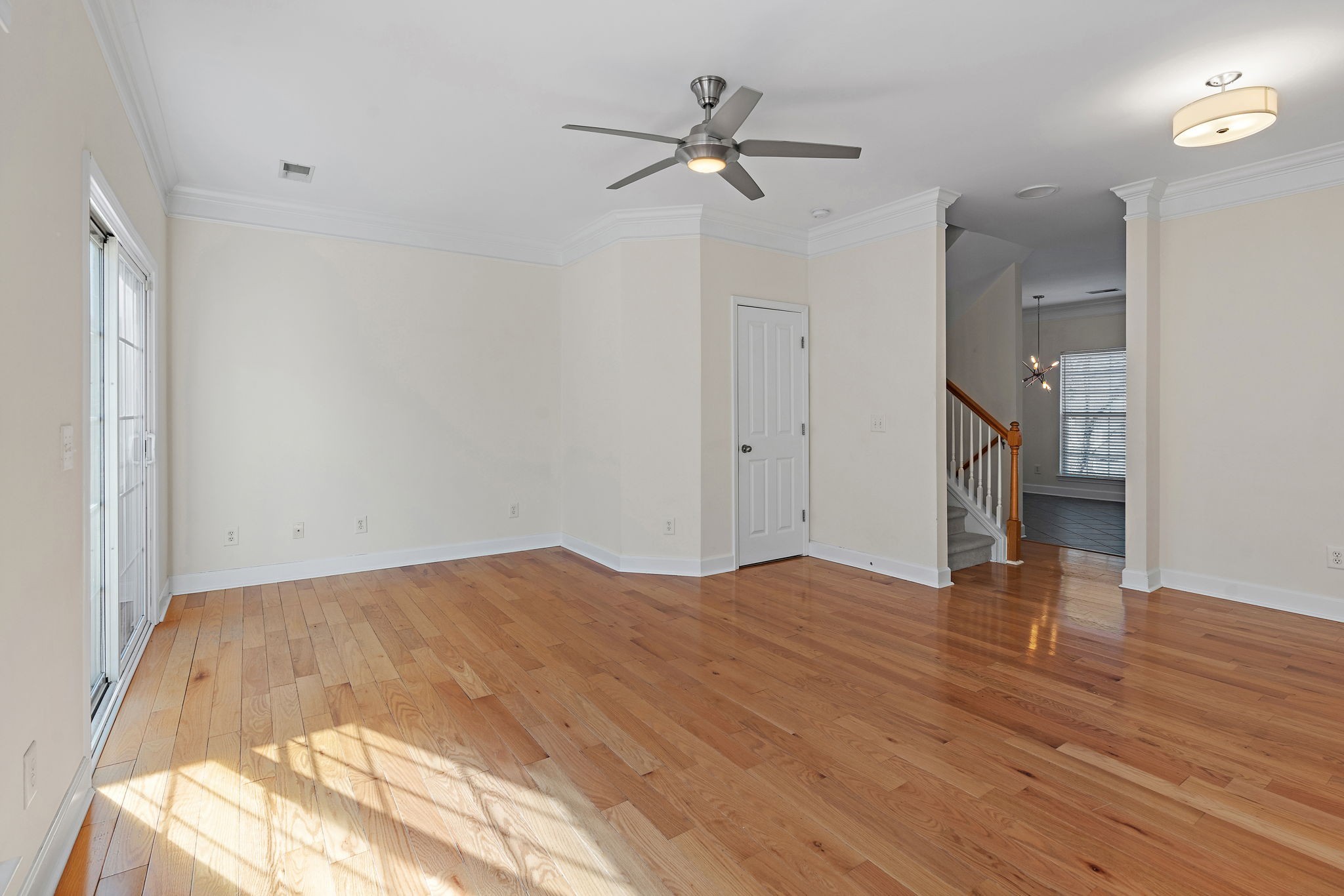 8644 Gauphin Pl