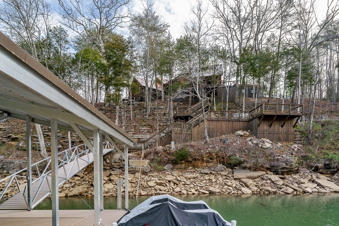 562 Rocky Ridge Rd E