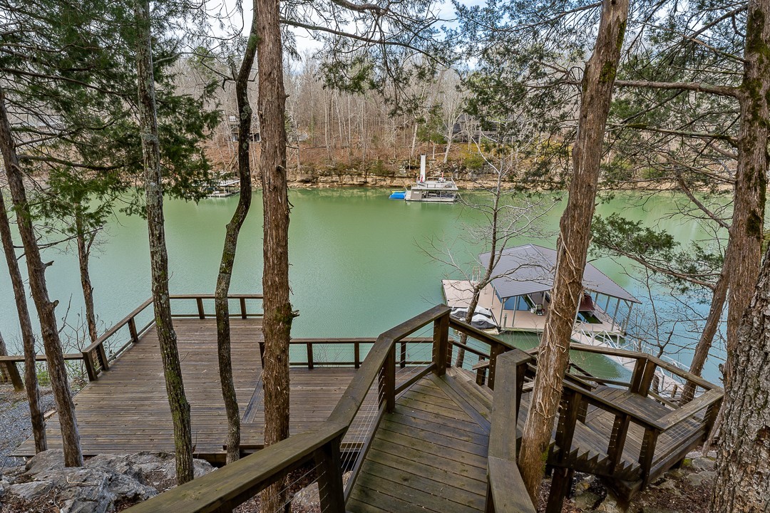 562 Rocky Ridge Rd E
