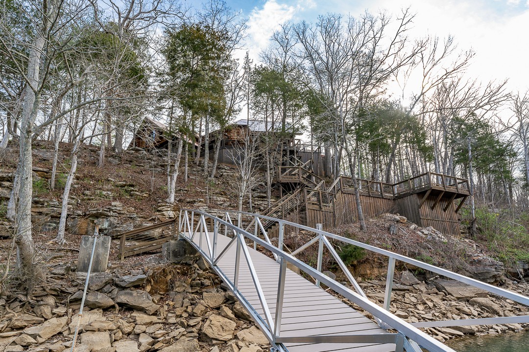 562 Rocky Ridge Rd E