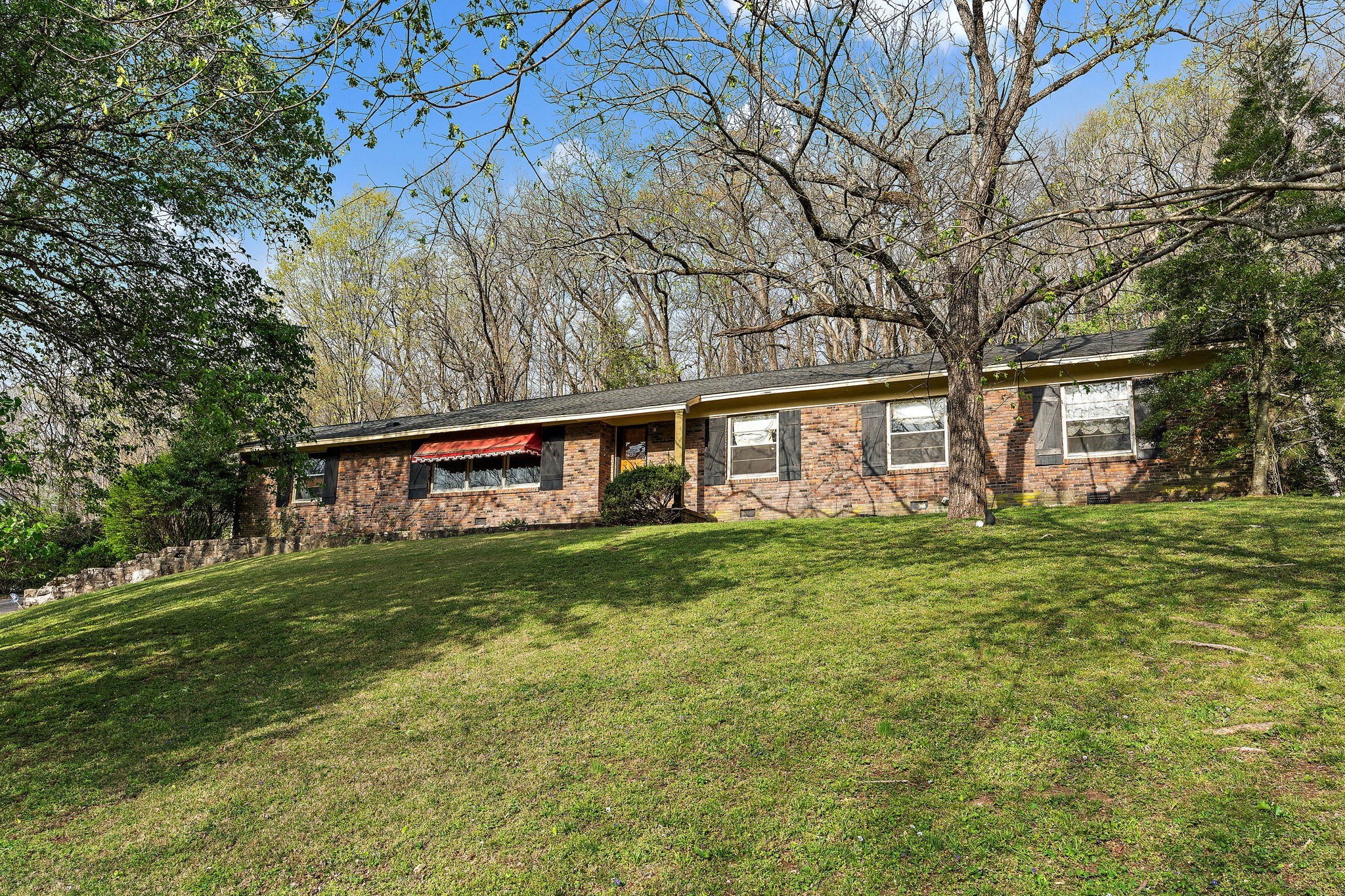 6121 Chickering Ct