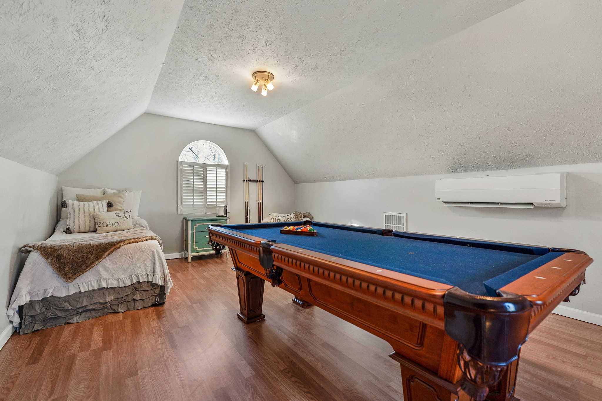 135 Villa Dr