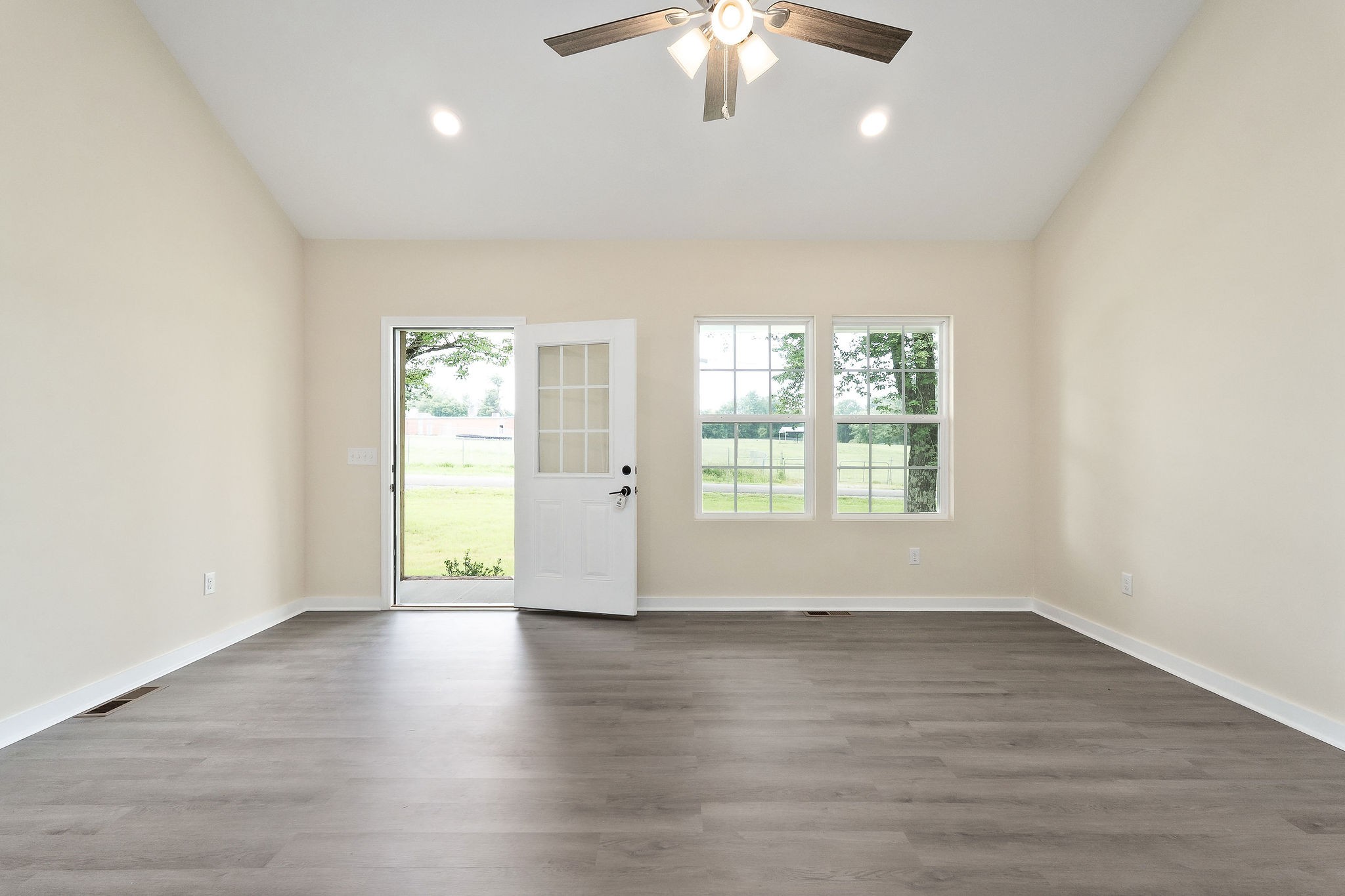 136 E School Dr