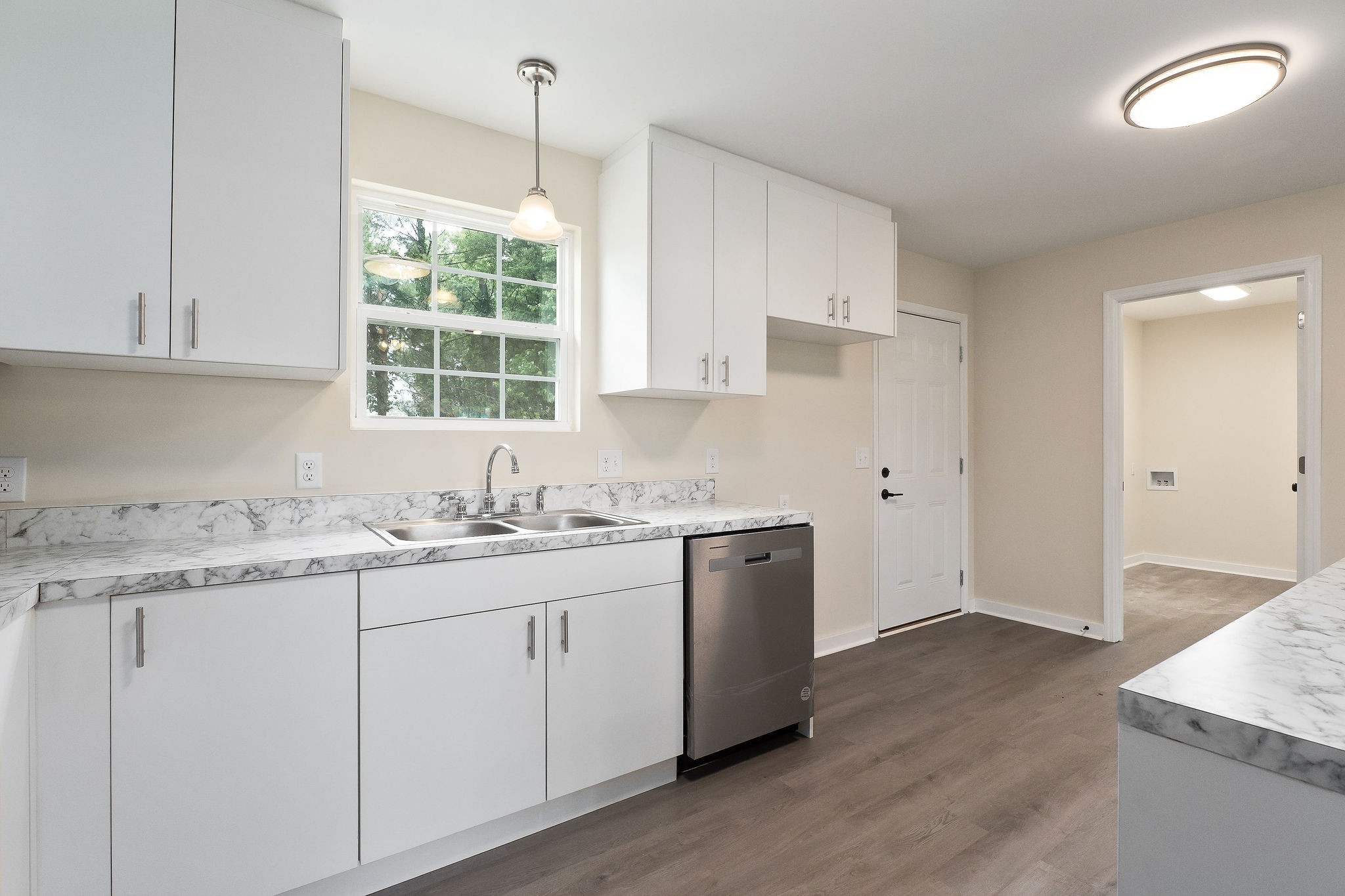 136 E School Dr