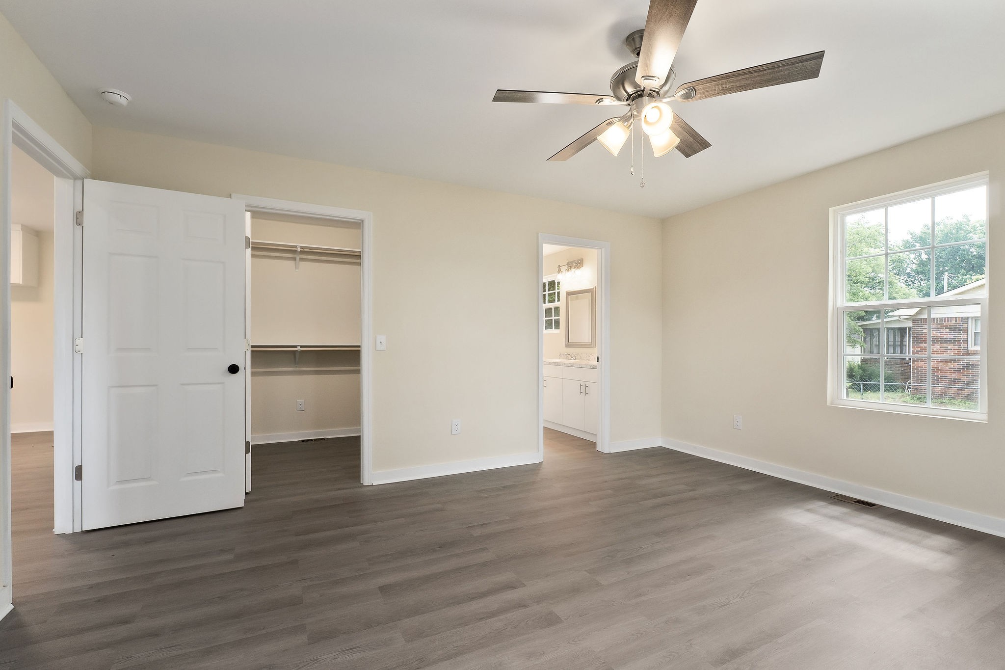 136 E School Dr