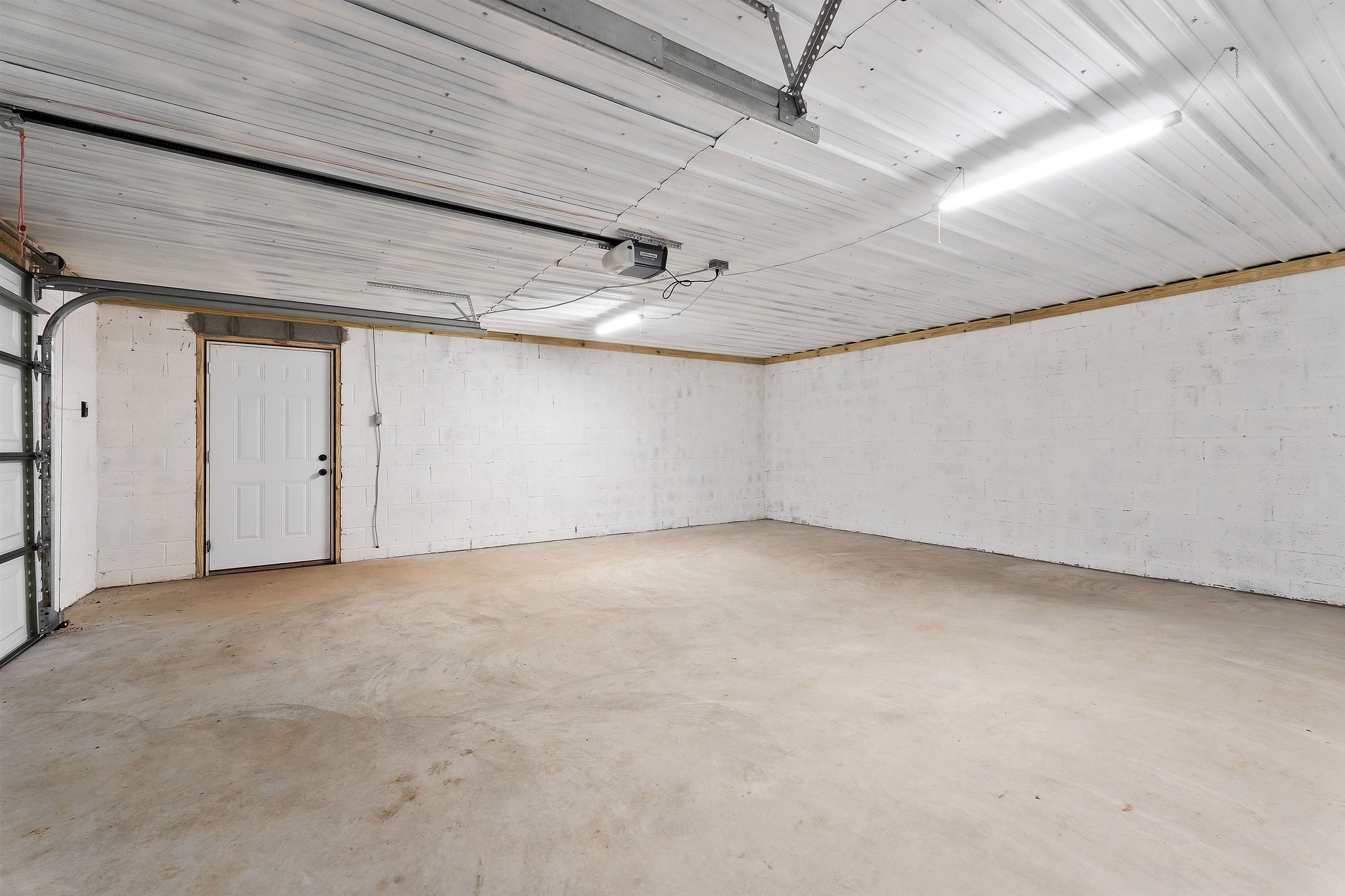 136 E School Dr