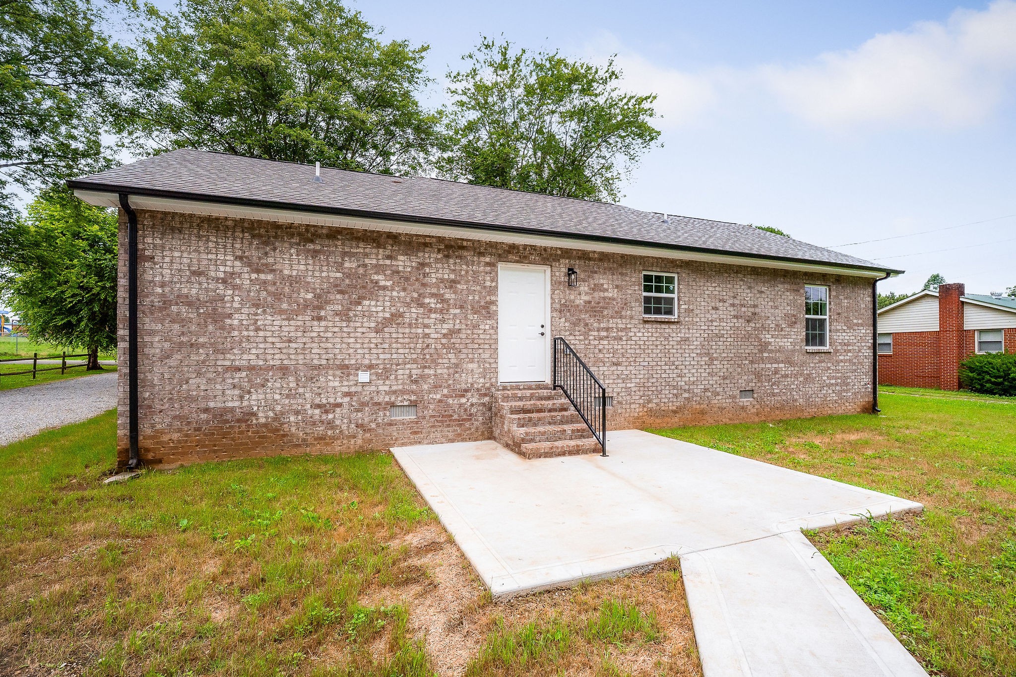 136 E School Dr