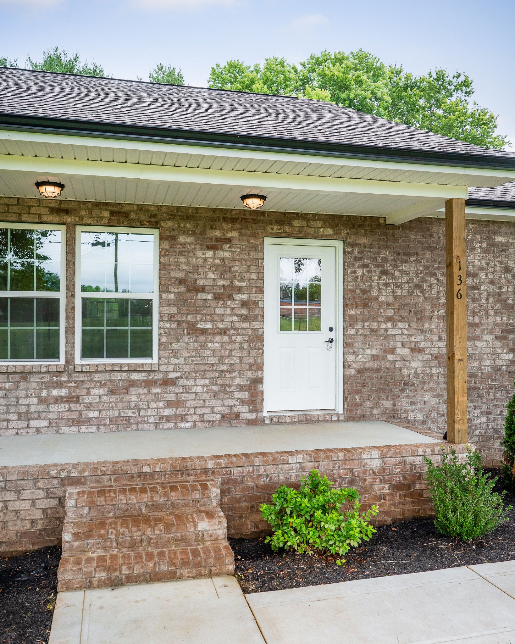 136 E School Dr
