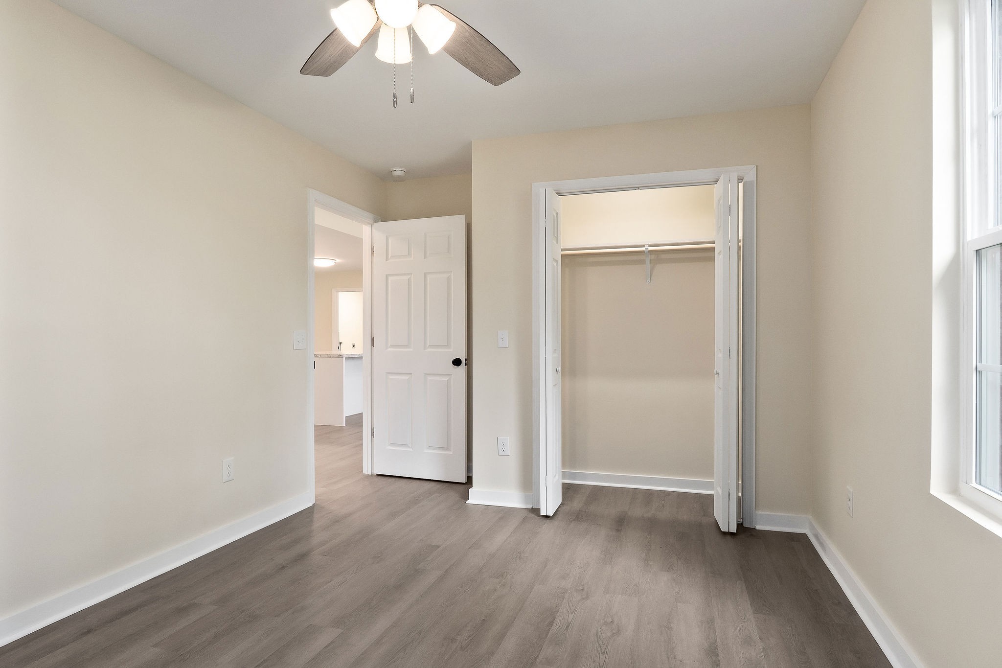 136 E School Dr