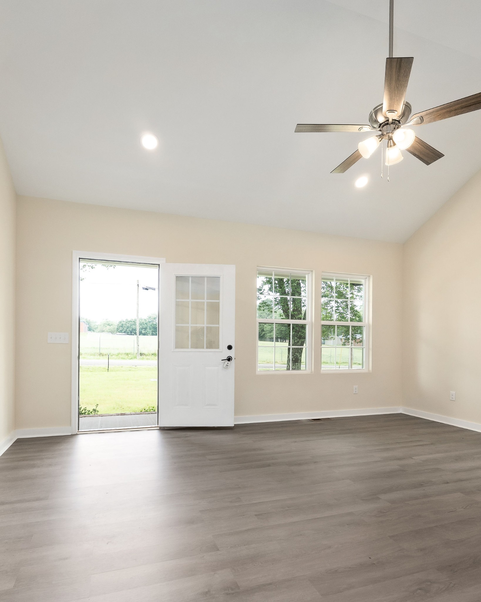 136 E School Dr