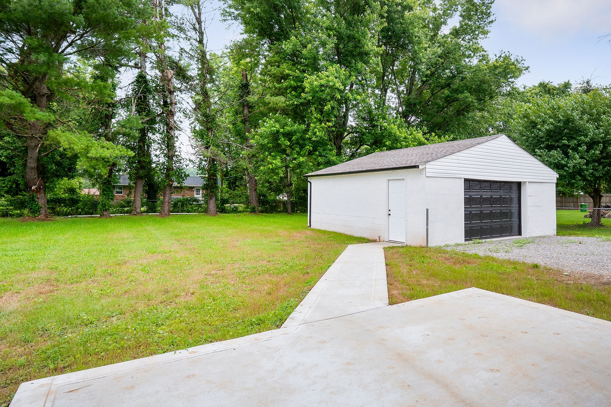 136 E School Dr