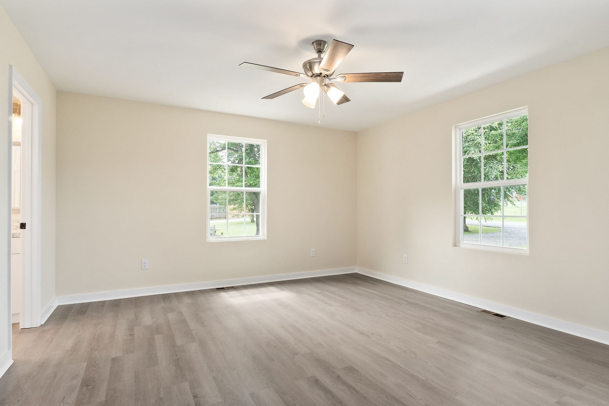 136 E School Dr