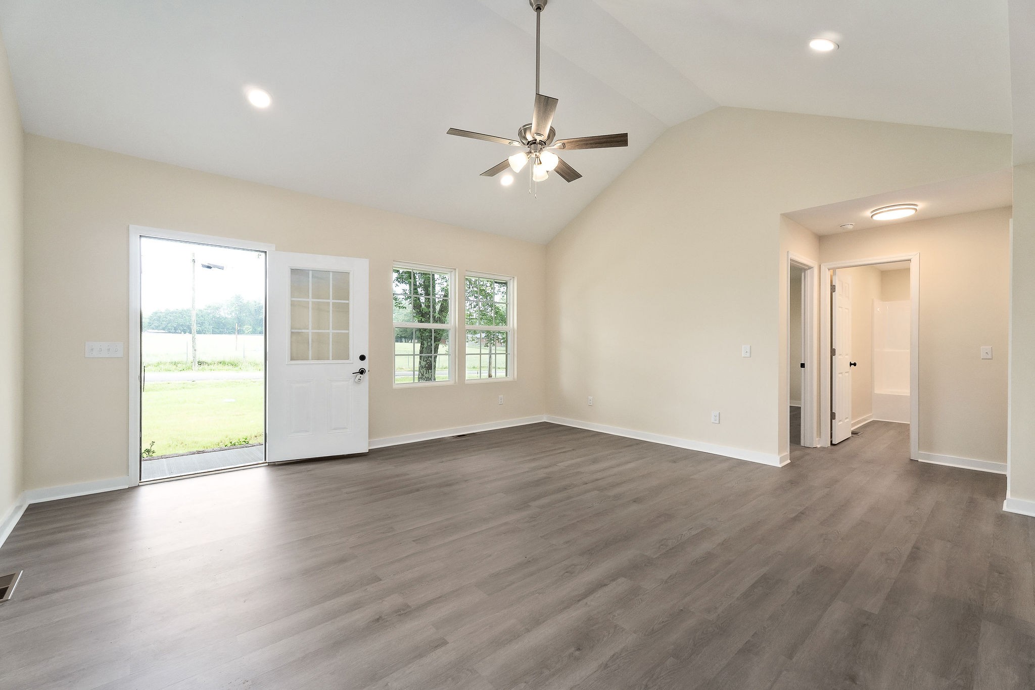 136 E School Dr