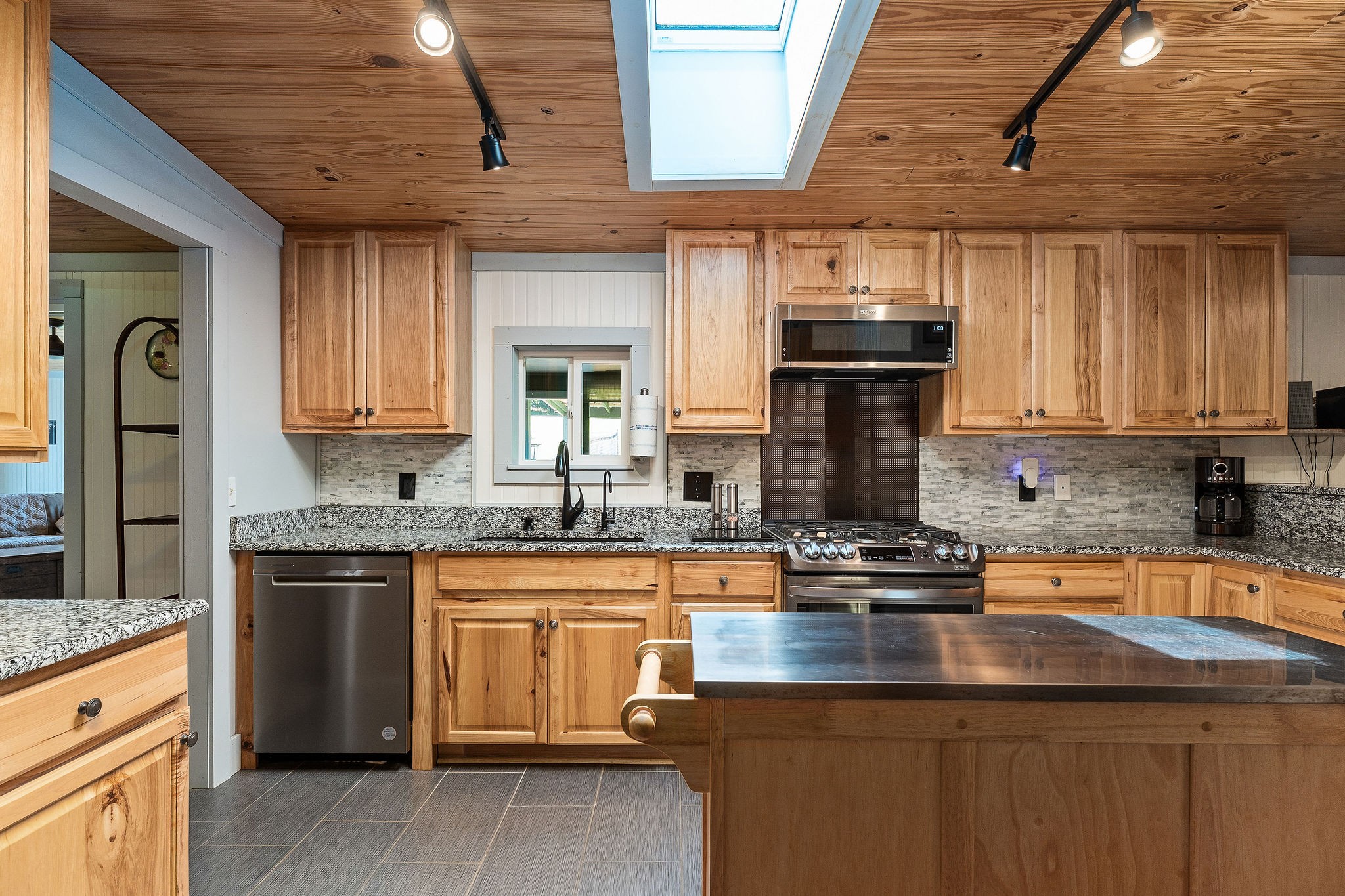 127 Grant Rd