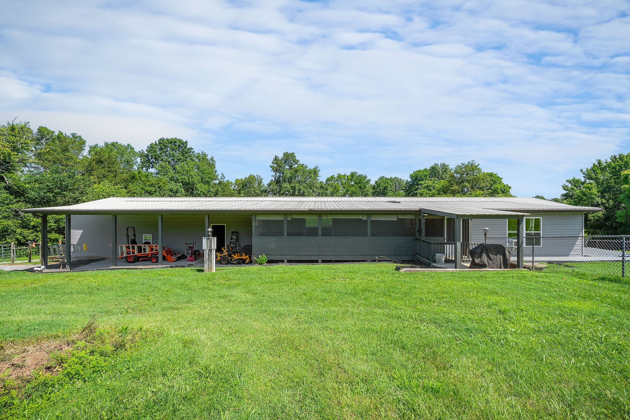 127 Grant Rd