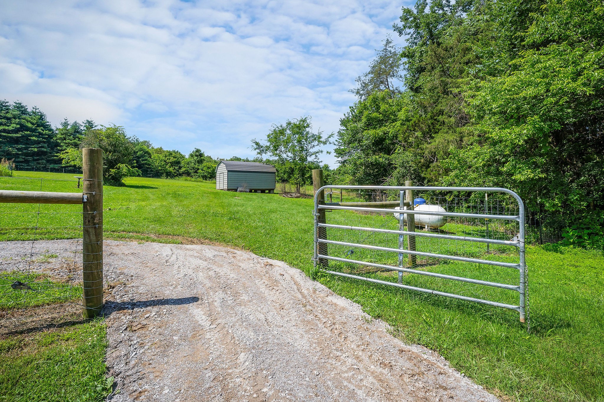 127 Grant Rd