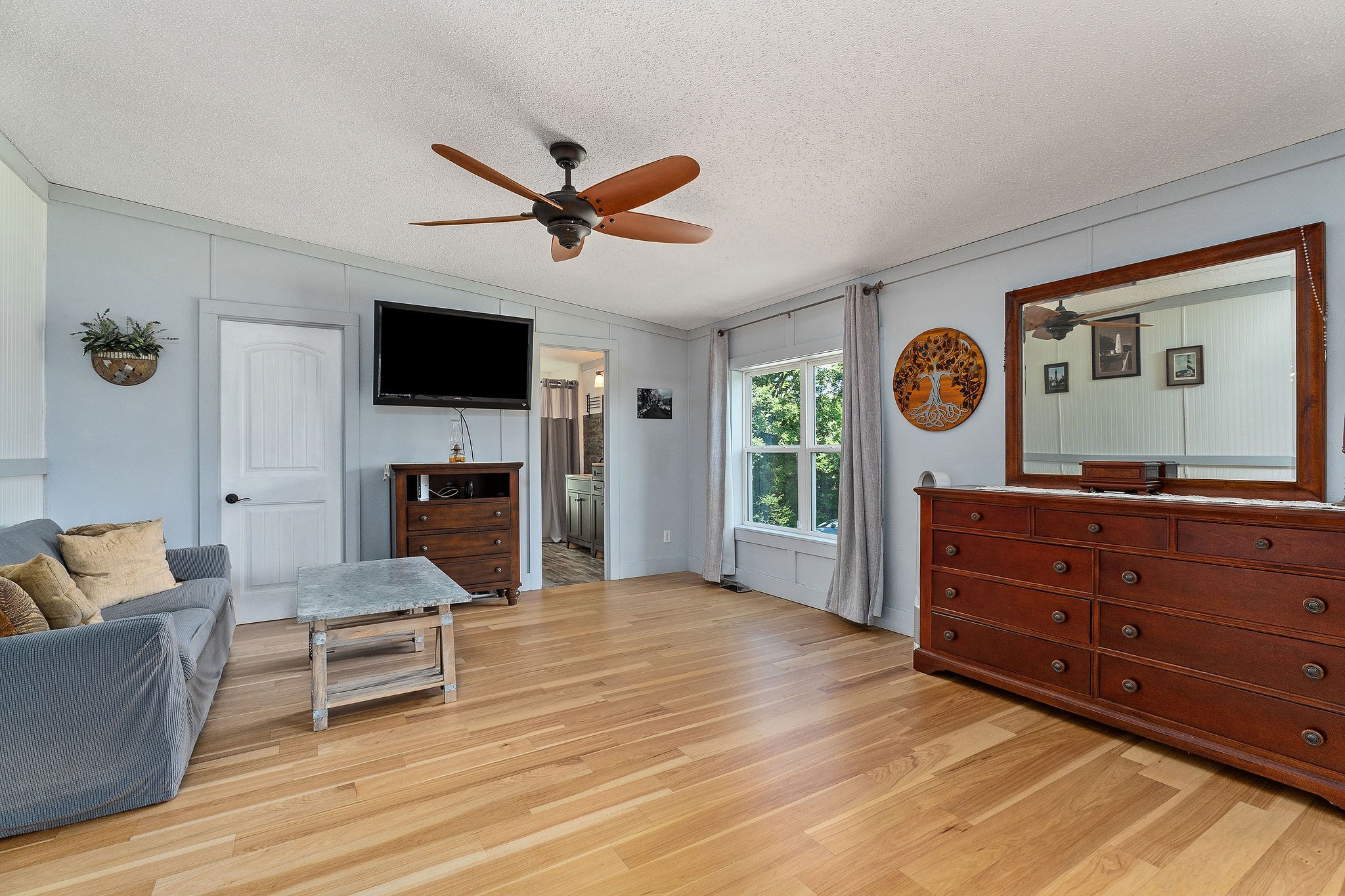 127 Grant Rd