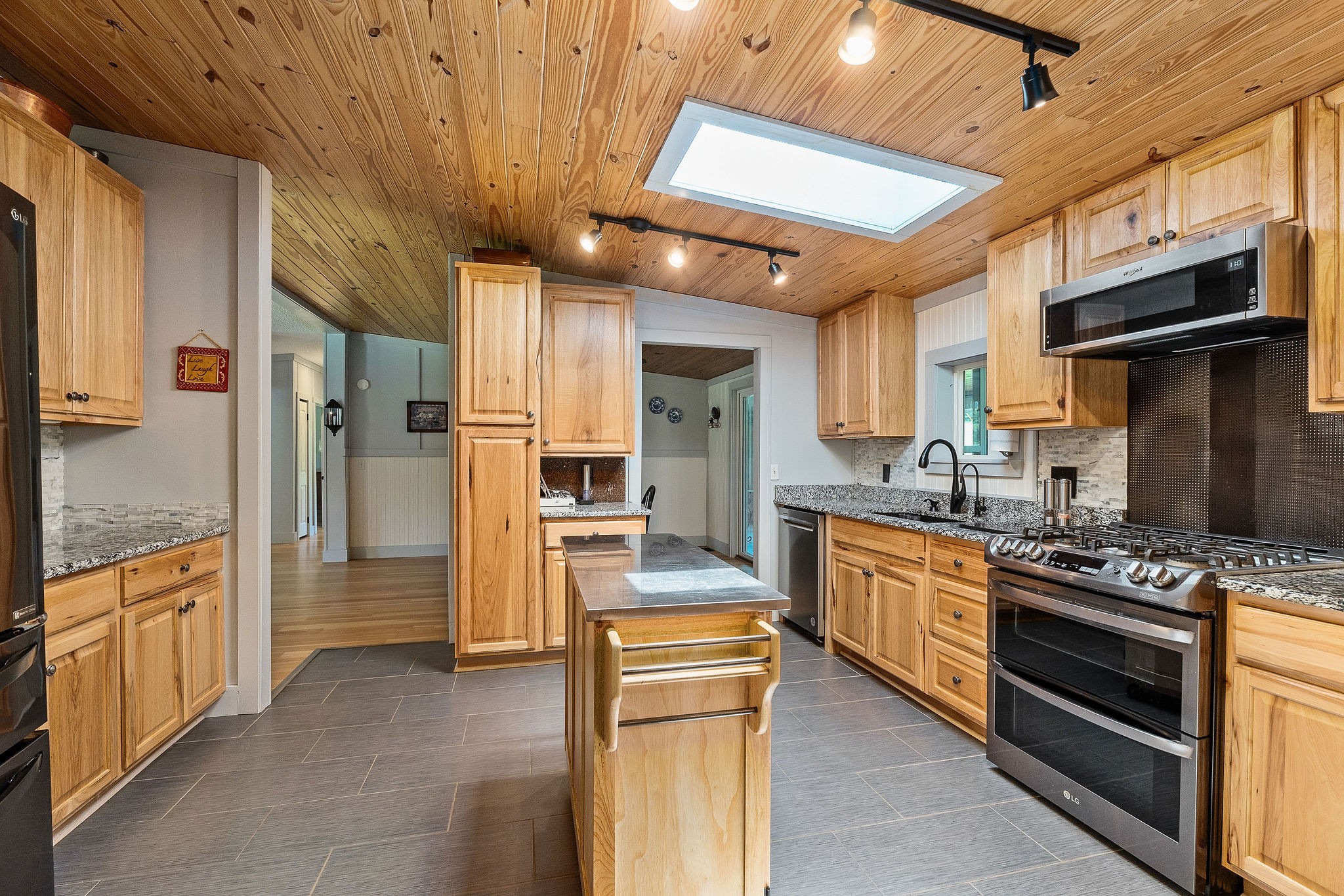 127 Grant Rd