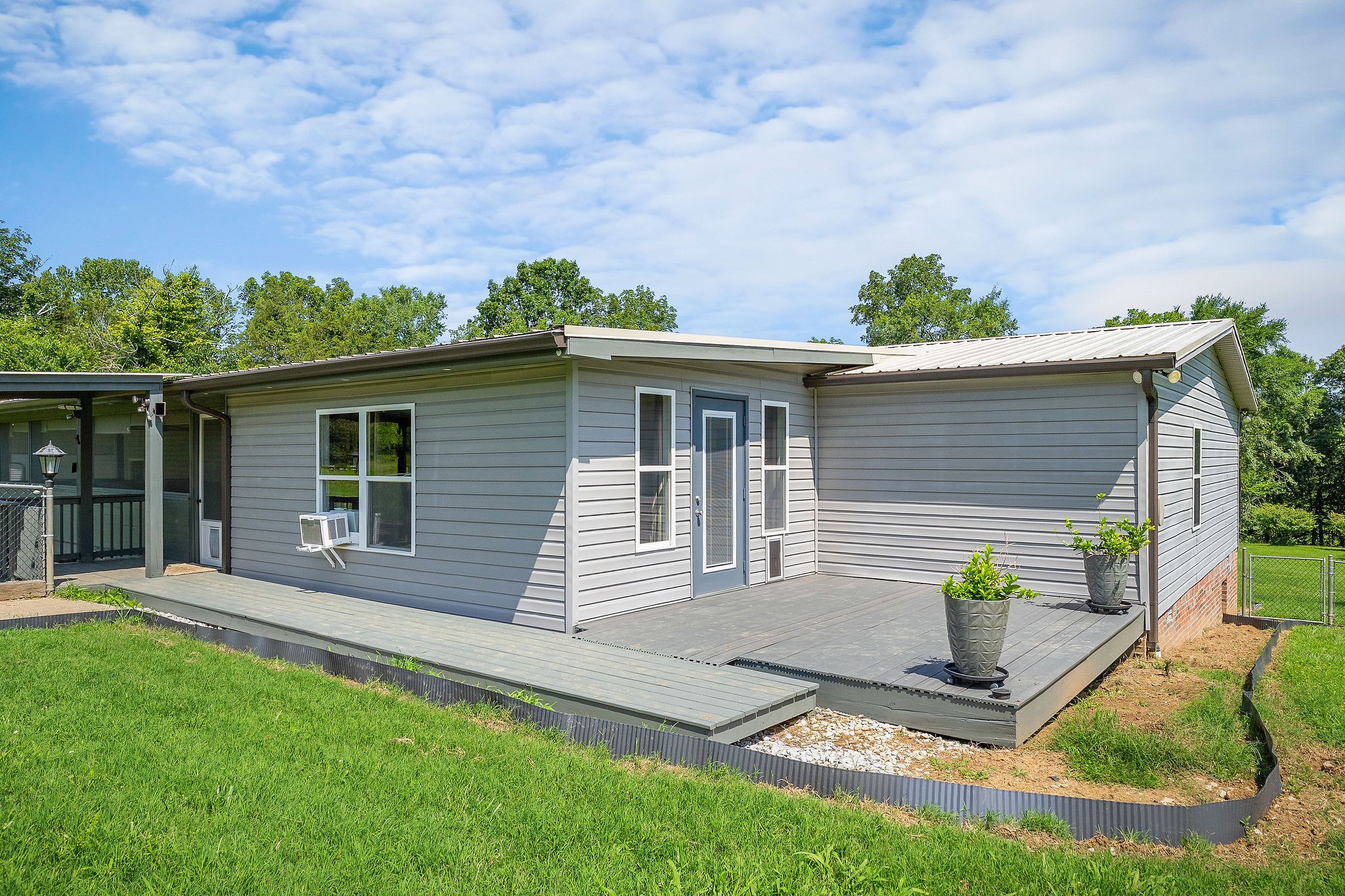127 Grant Rd