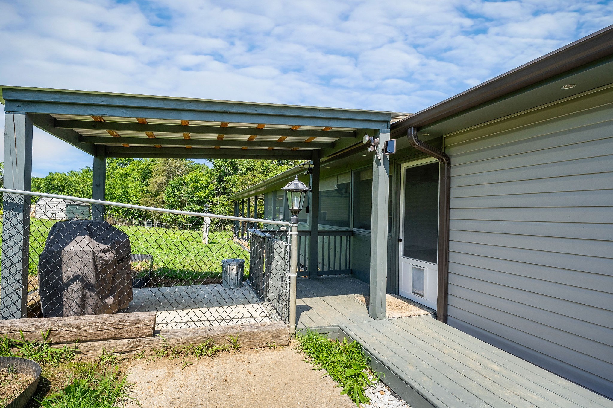 127 Grant Rd