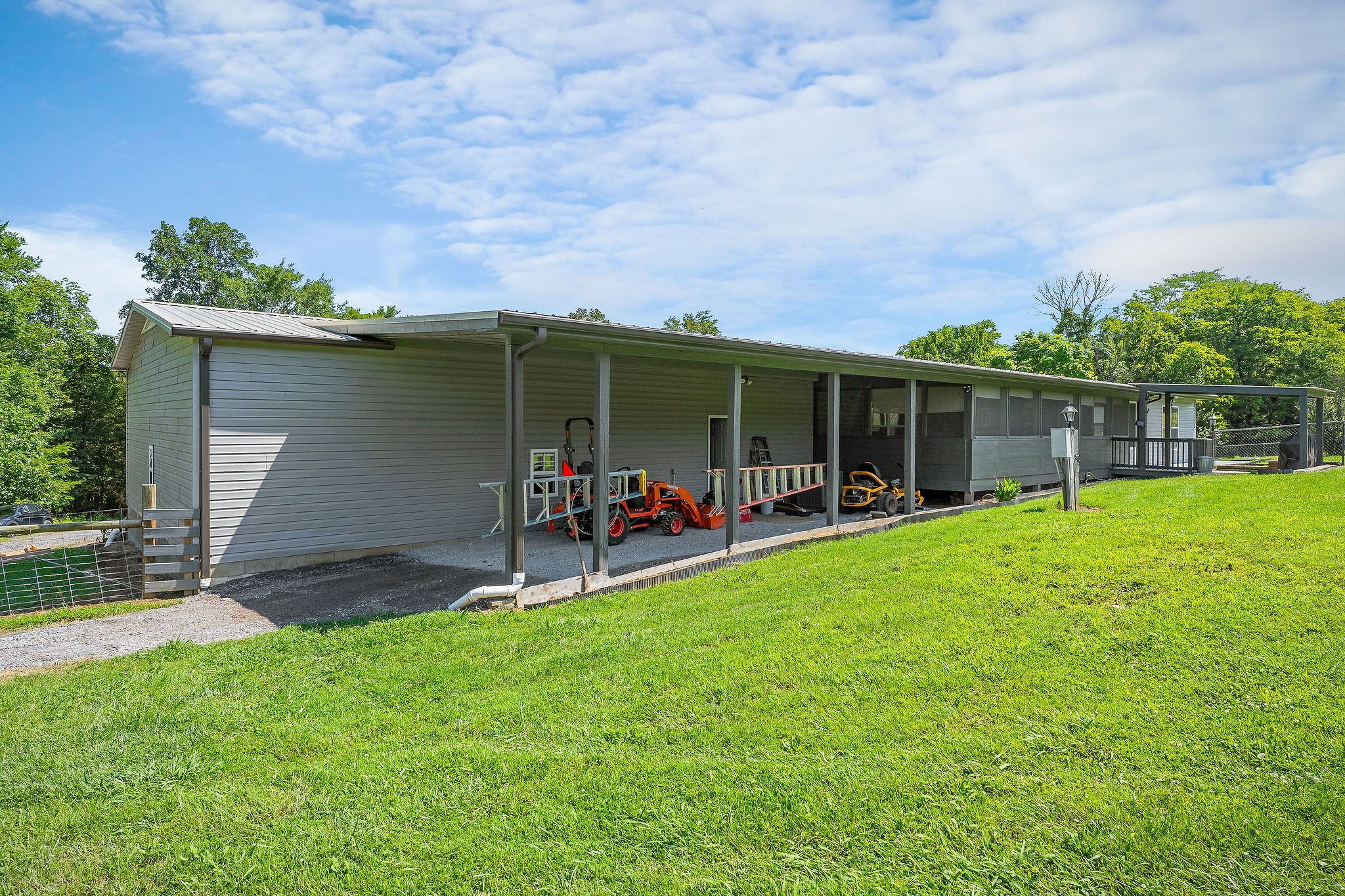 127 Grant Rd
