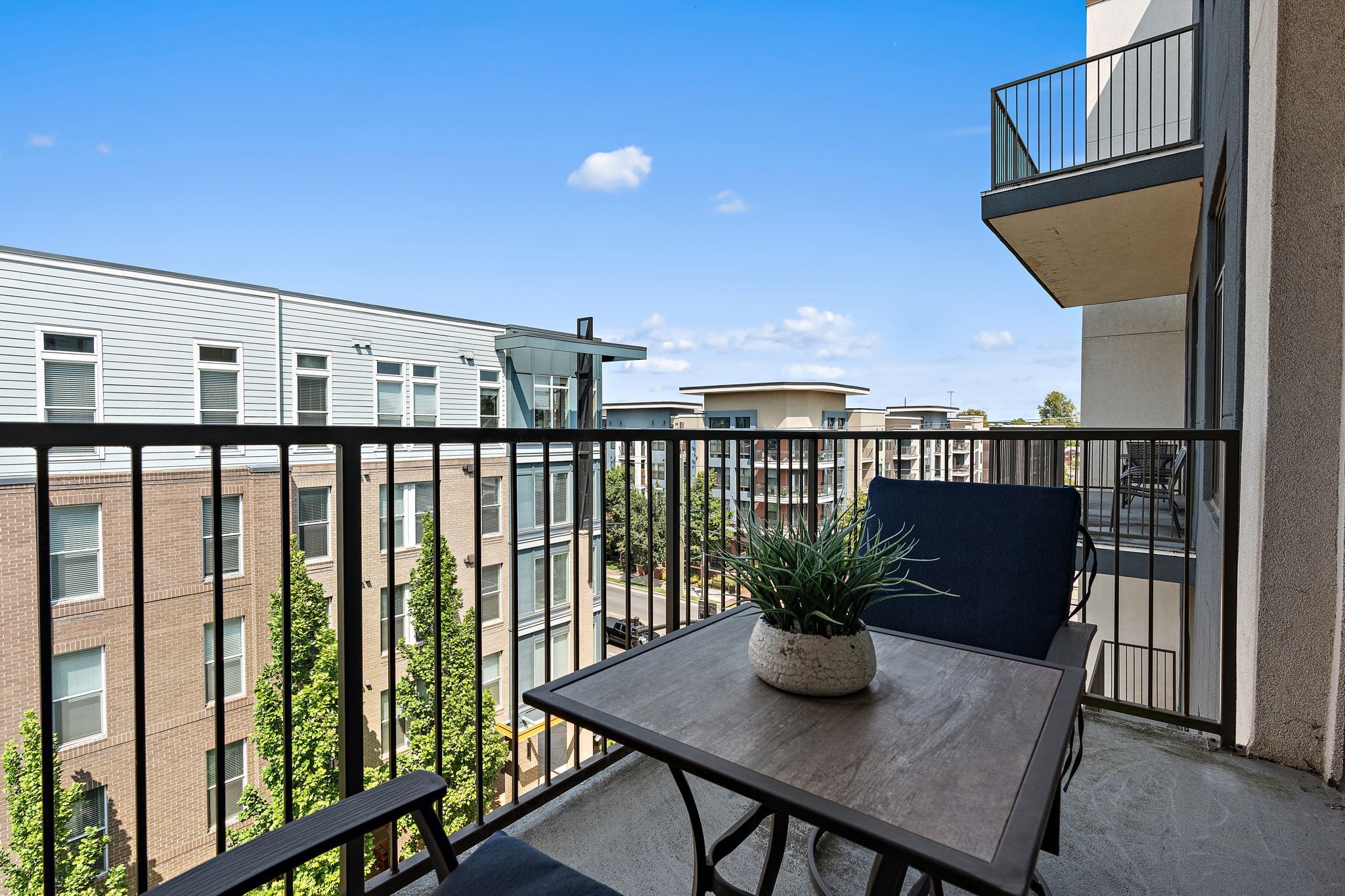 2407 8th Ave, S Unit: 402