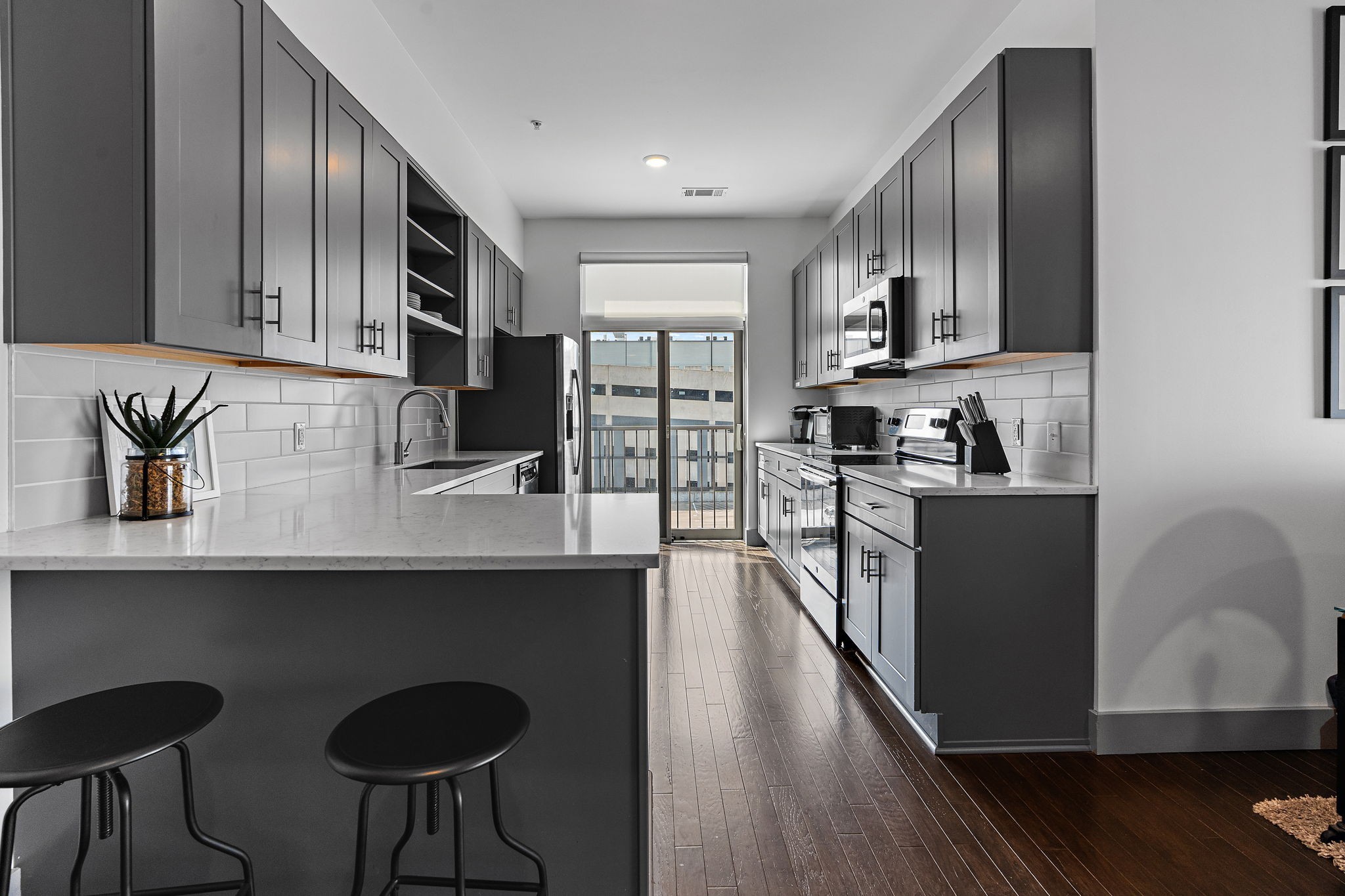 2407 8th Ave, S Unit: 402