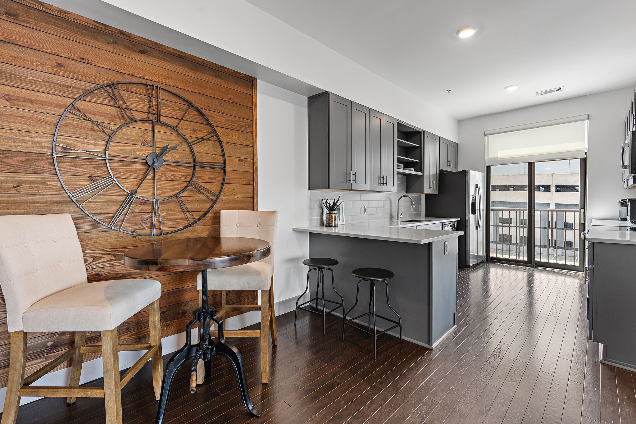 2407 8th Ave, S Unit: 402