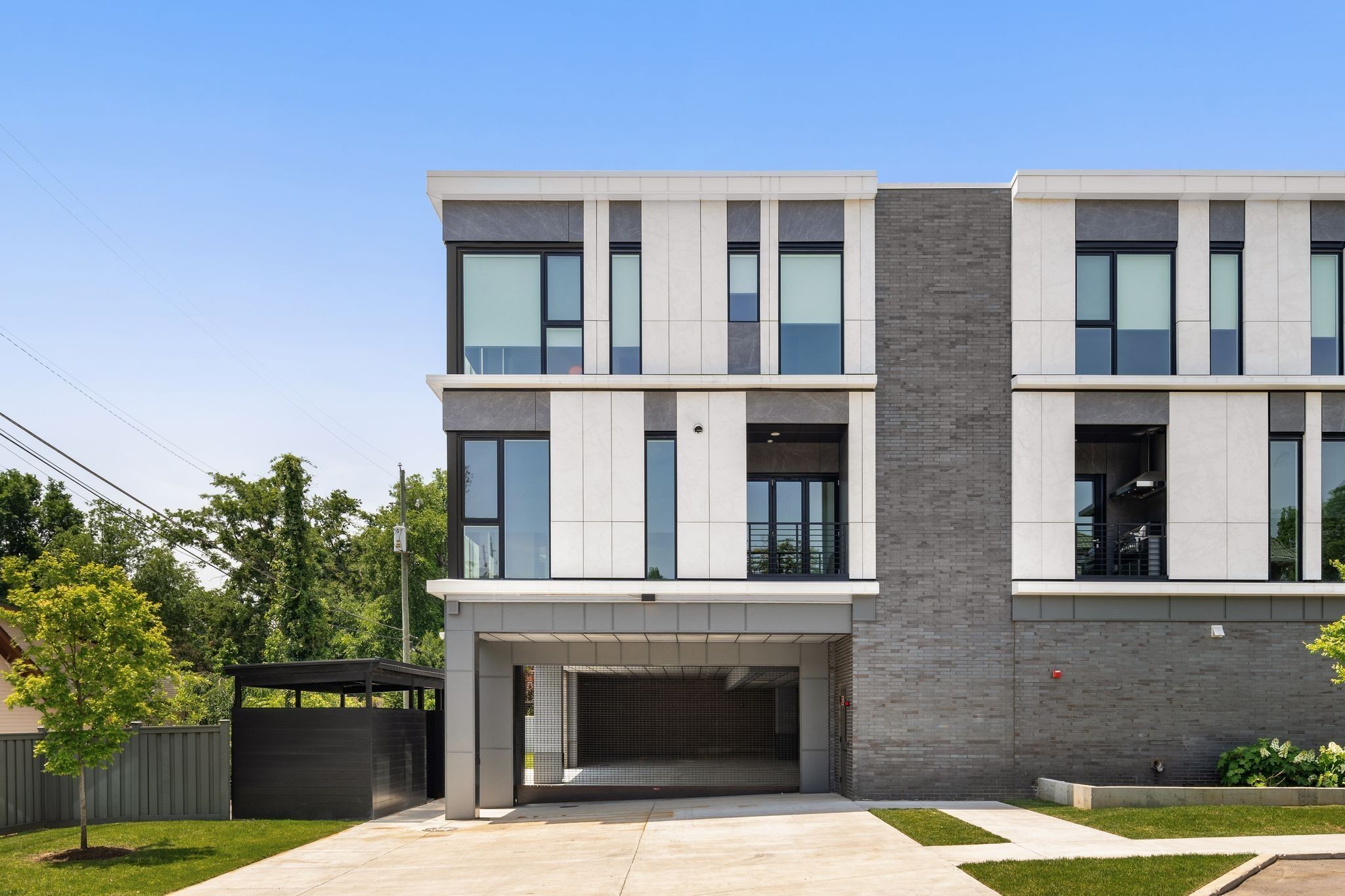 95 Leonard Ave Unit: 6