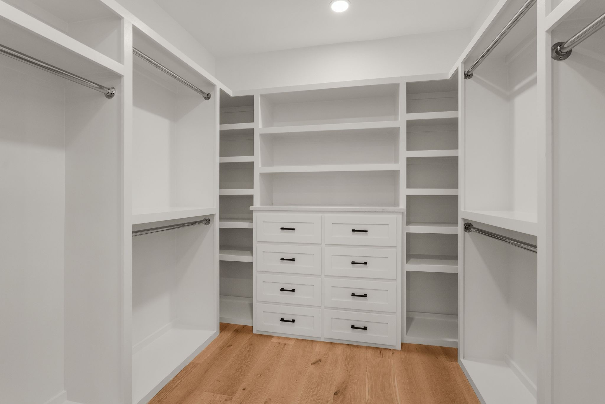 95 Leonard Ave Unit: 6