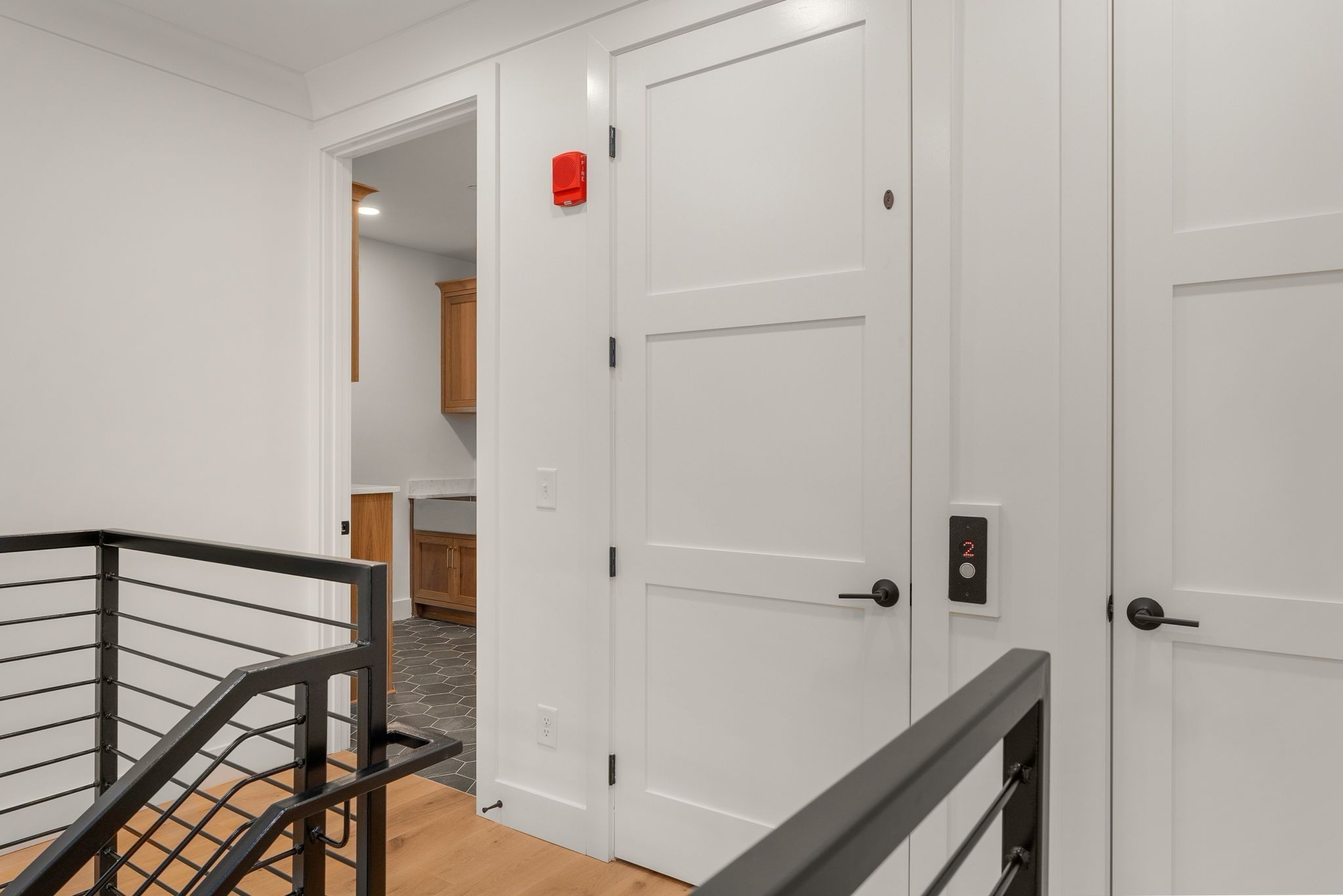 95 Leonard Ave Unit: 6