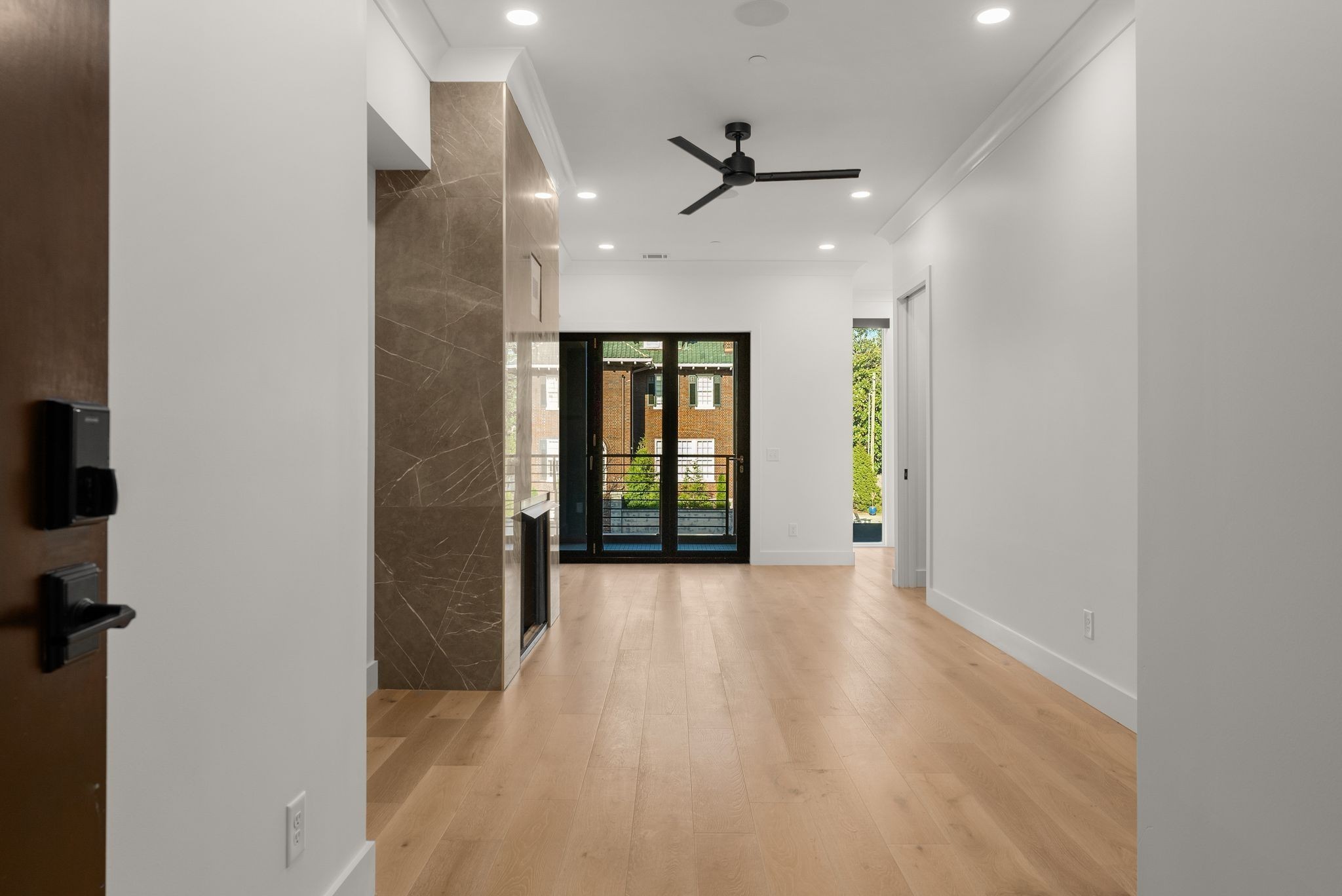 95 Leonard Ave Unit: 6