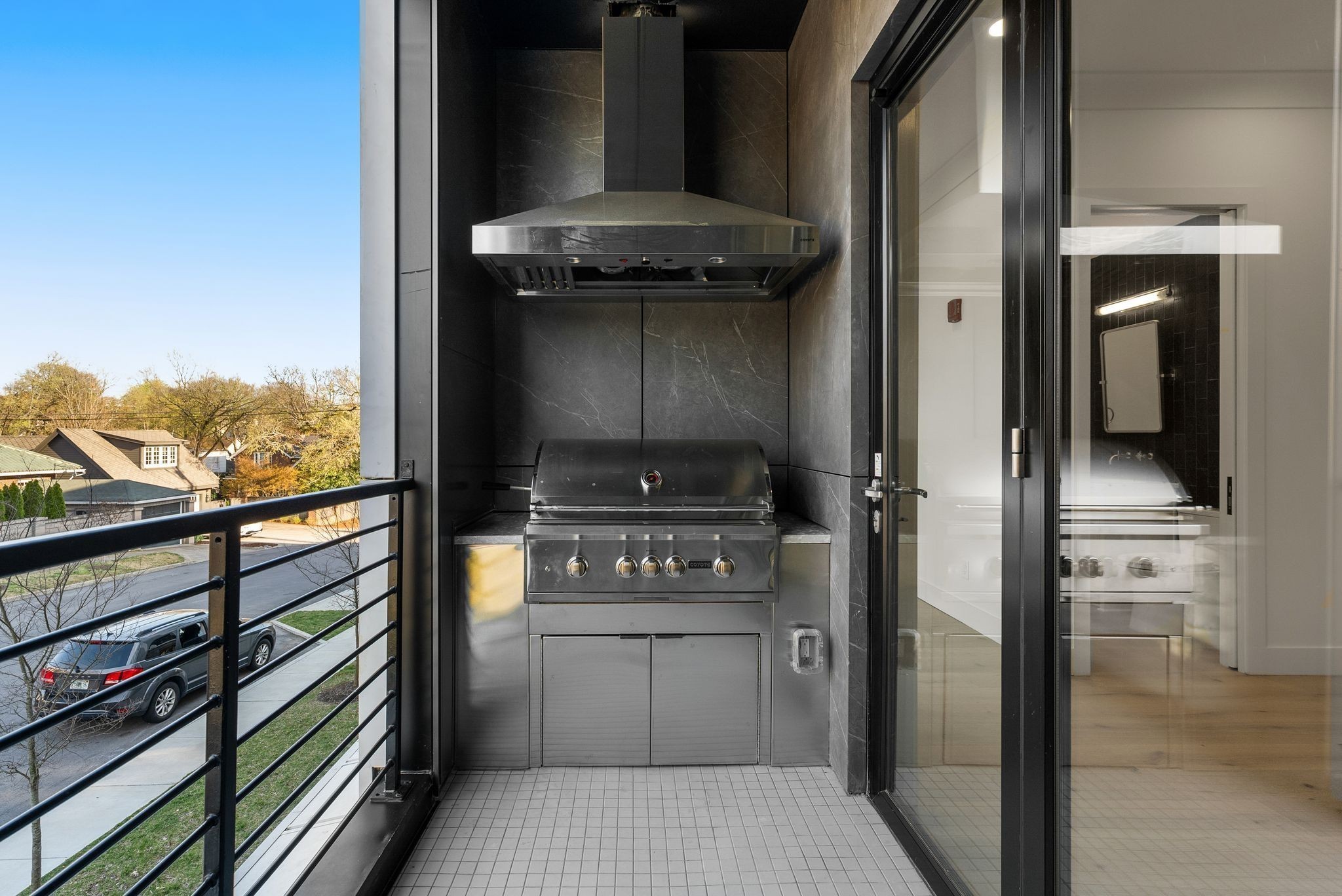 95 Leonard Ave Unit: 6