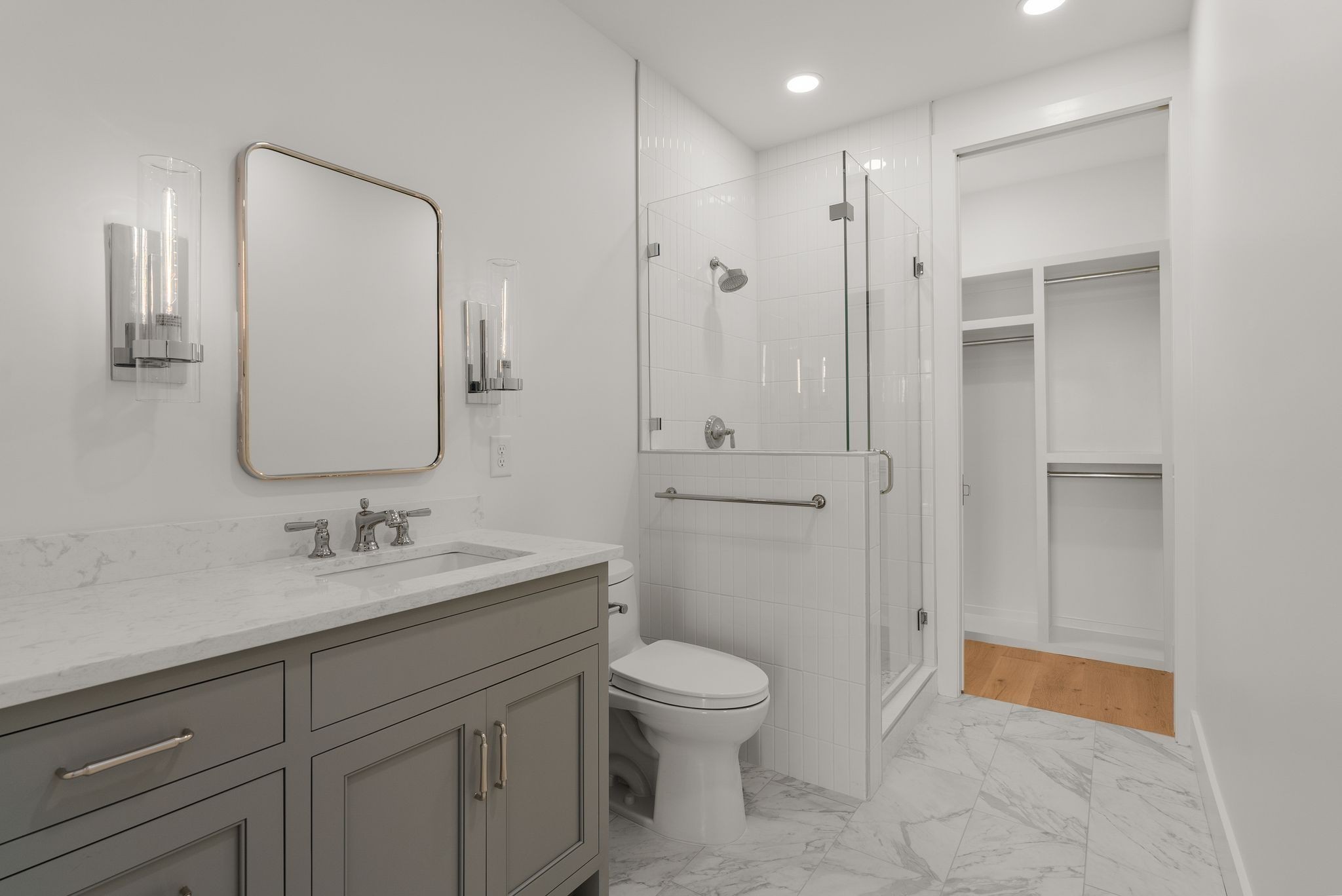 95 Leonard Ave Unit: 6