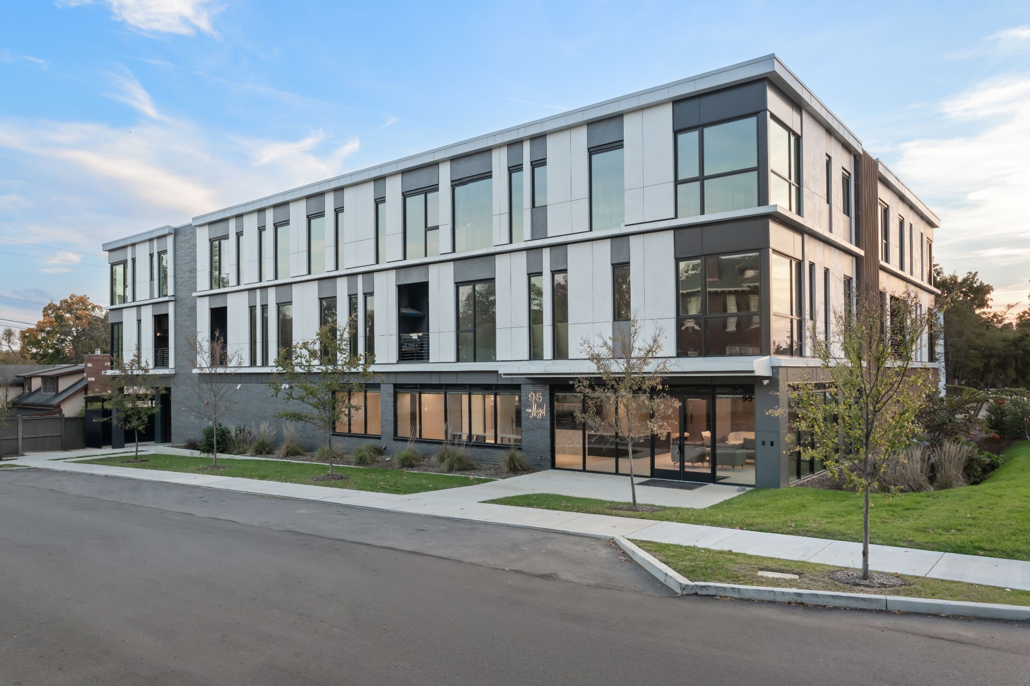 95 Leonard Ave Unit: 7