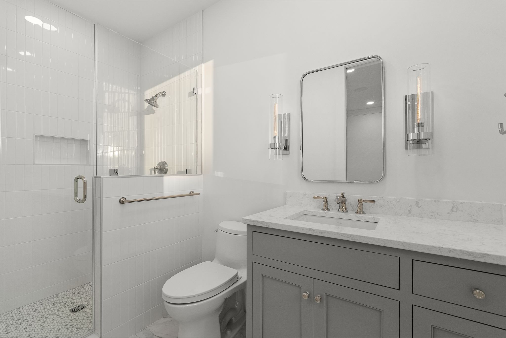 95 Leonard Ave Unit: 7