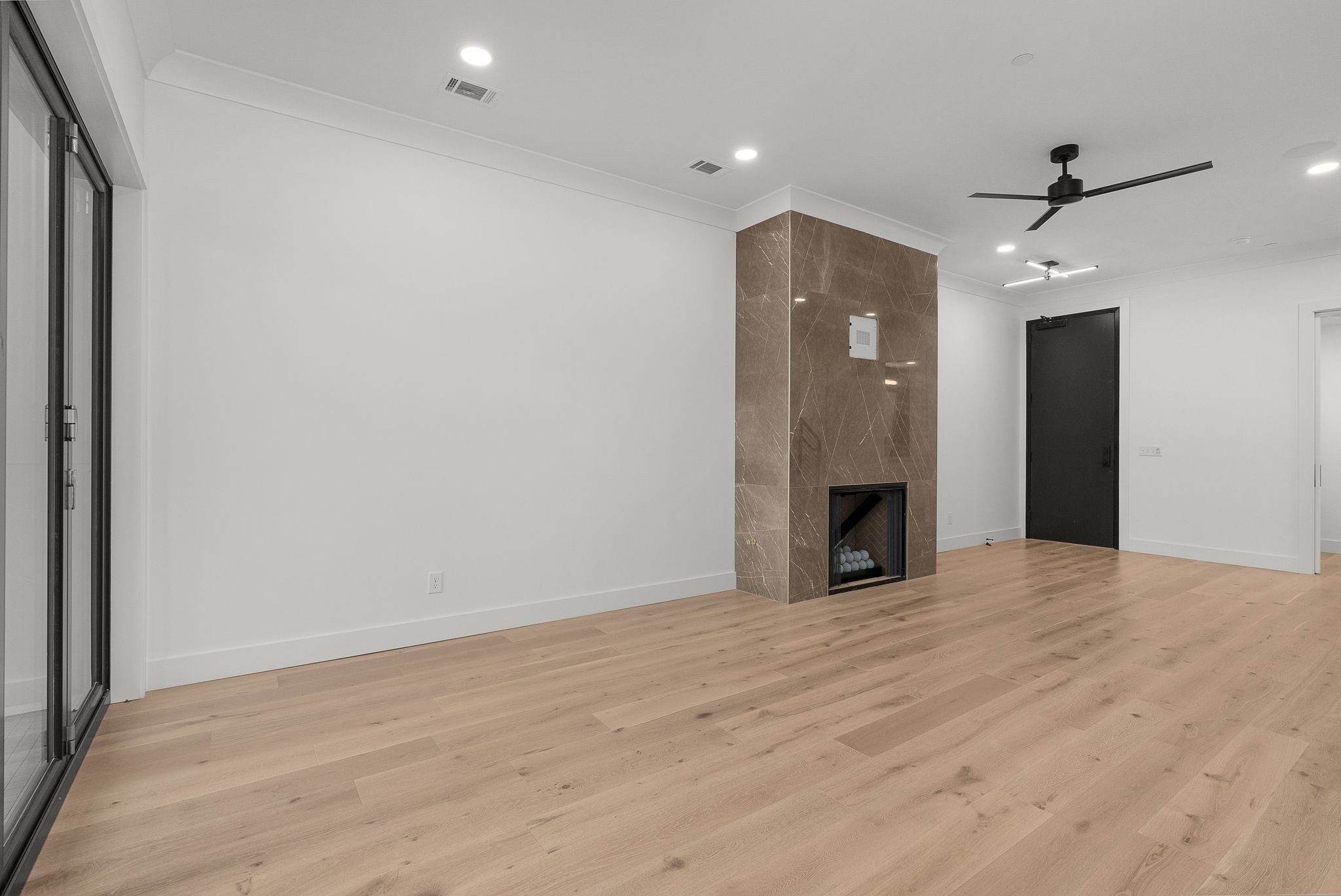 95 Leonard Ave Unit: 7