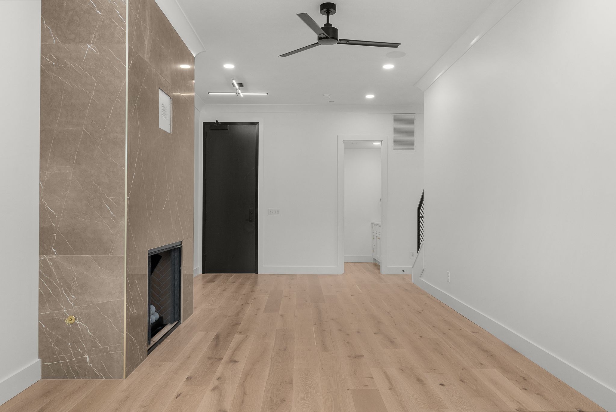95 Leonard Ave Unit: 7