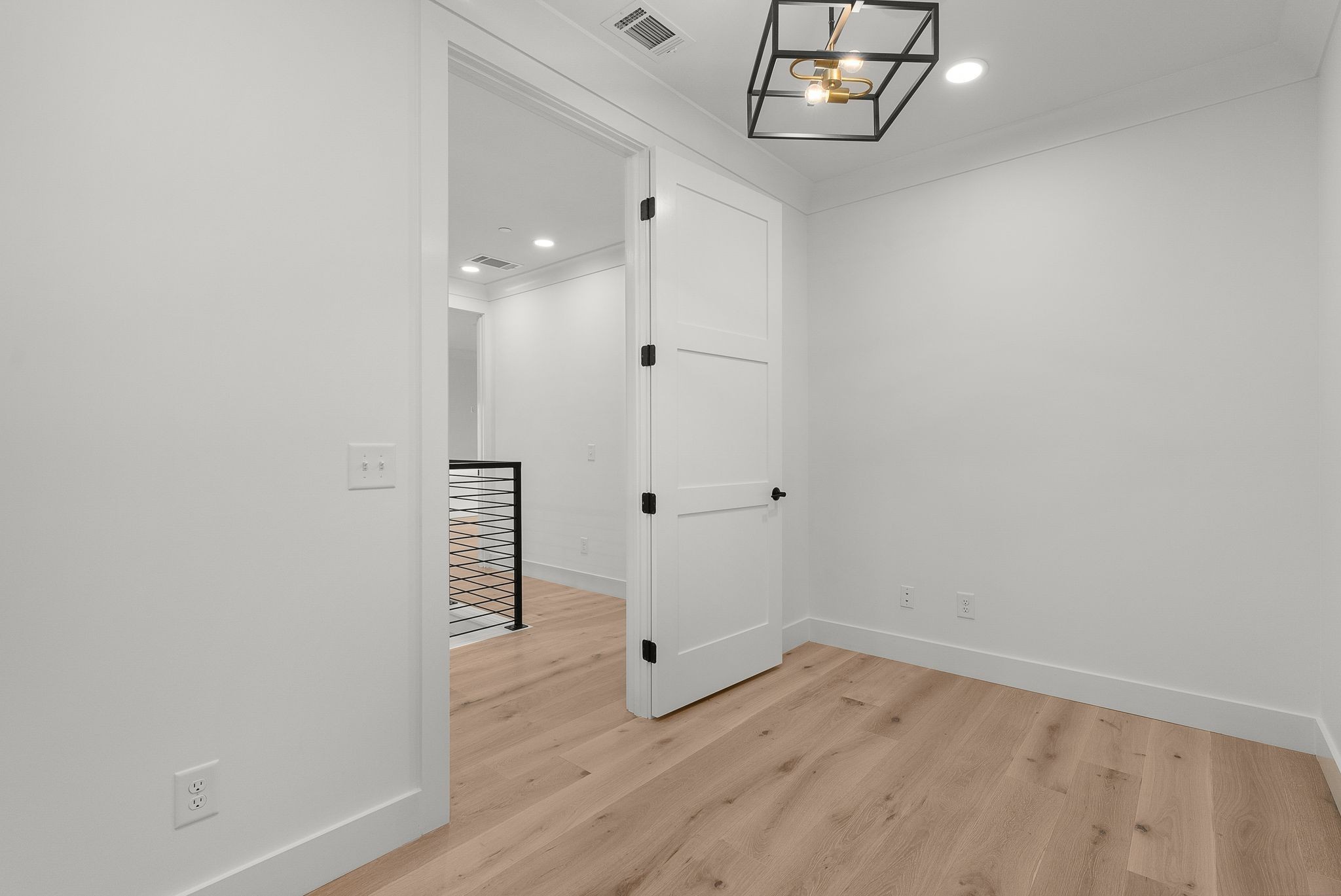 95 Leonard Ave Unit: 7
