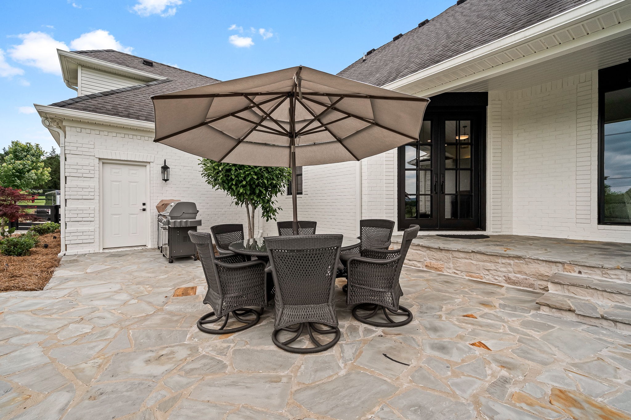 108 Nestledown Xing