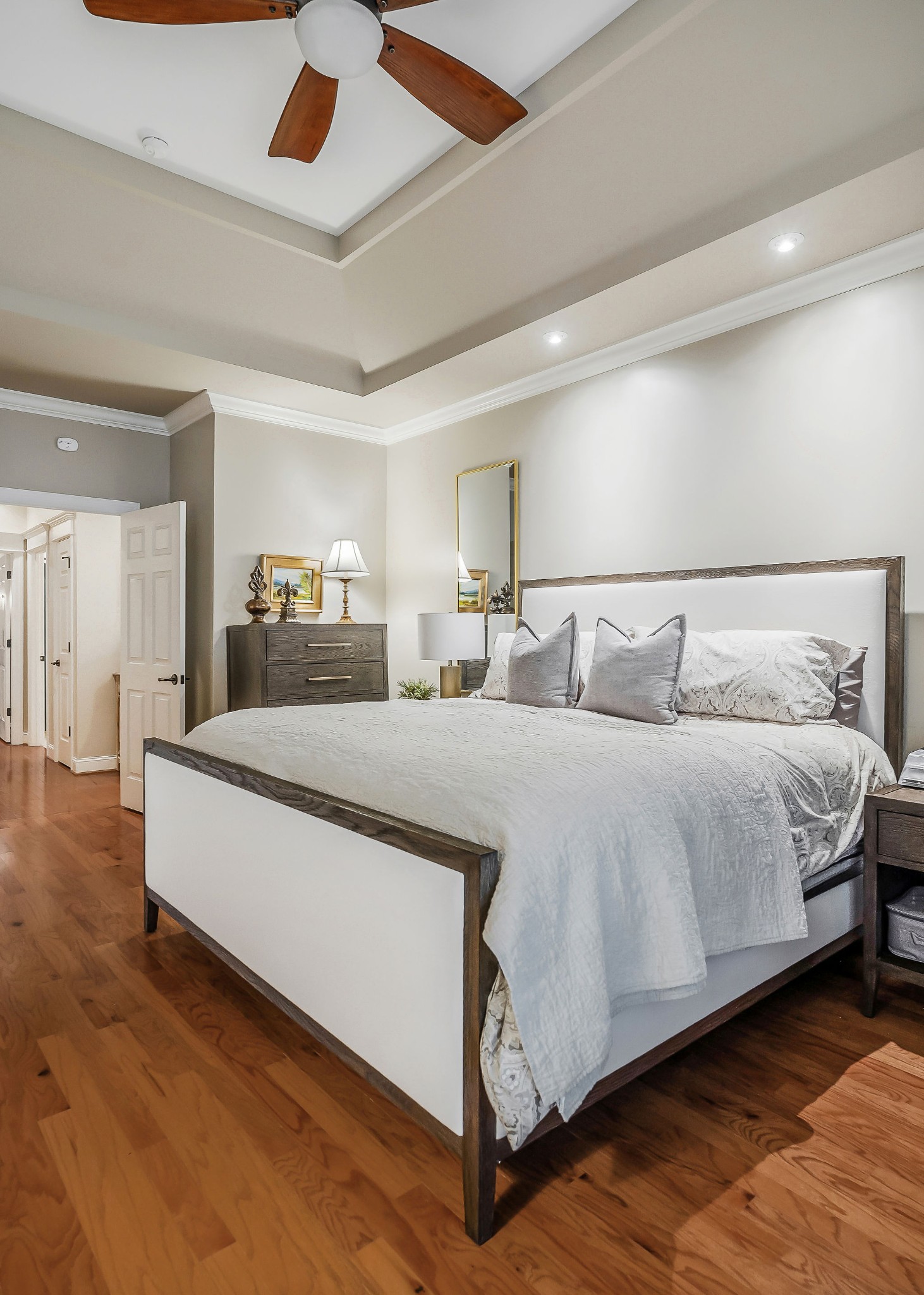 225 Hickory Ct