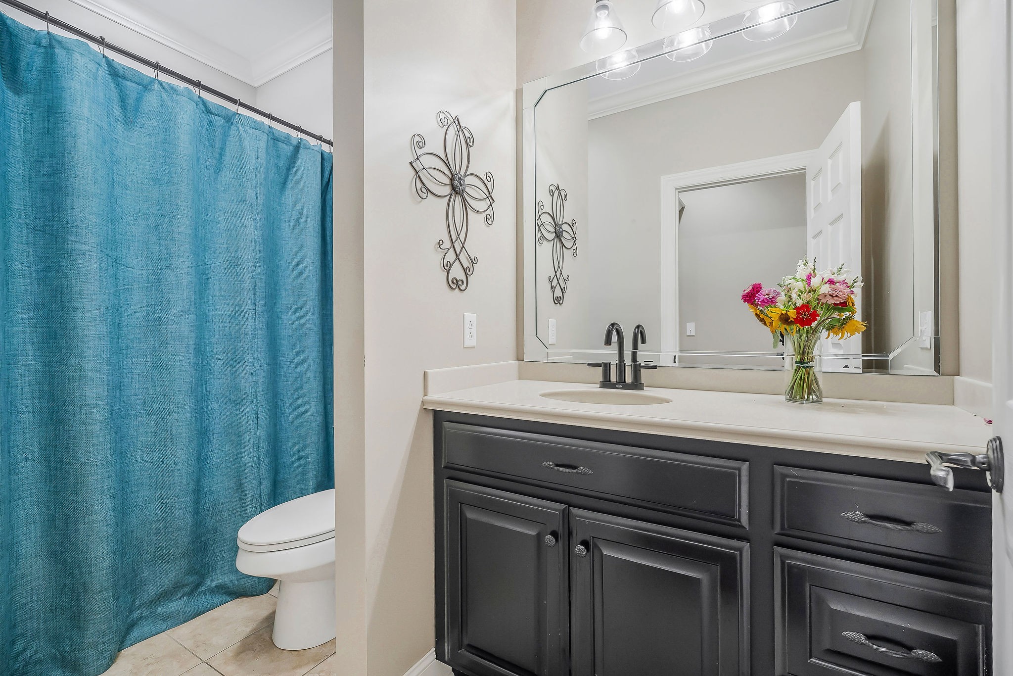 225 Hickory Ct