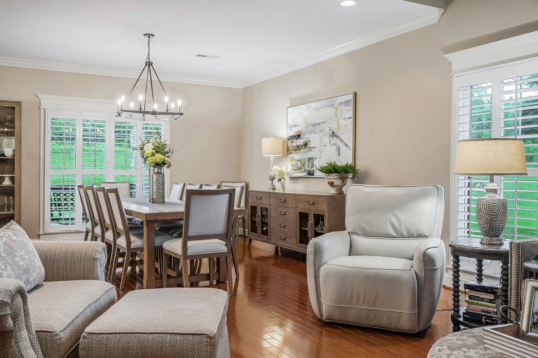 225 Hickory Ct