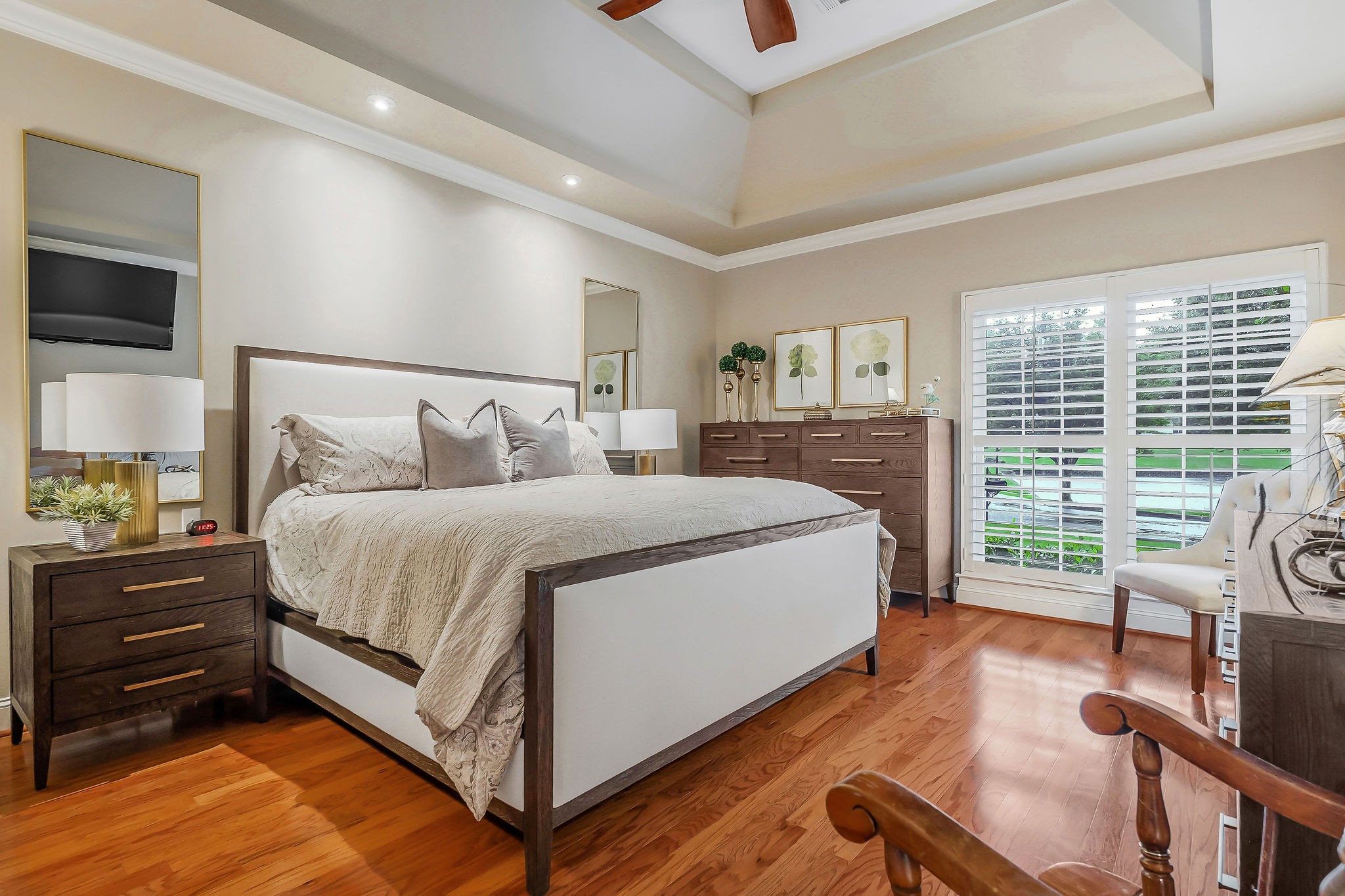 225 Hickory Ct