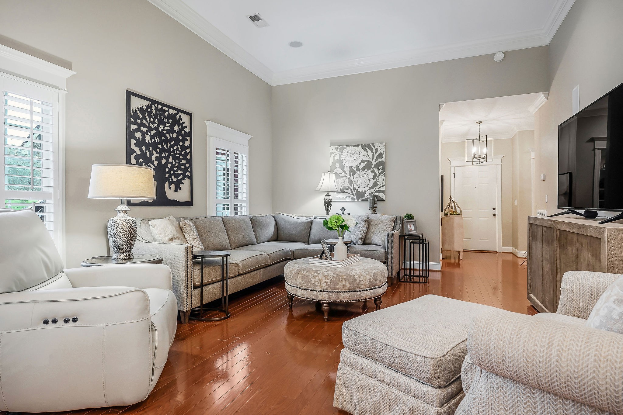 225 Hickory Ct