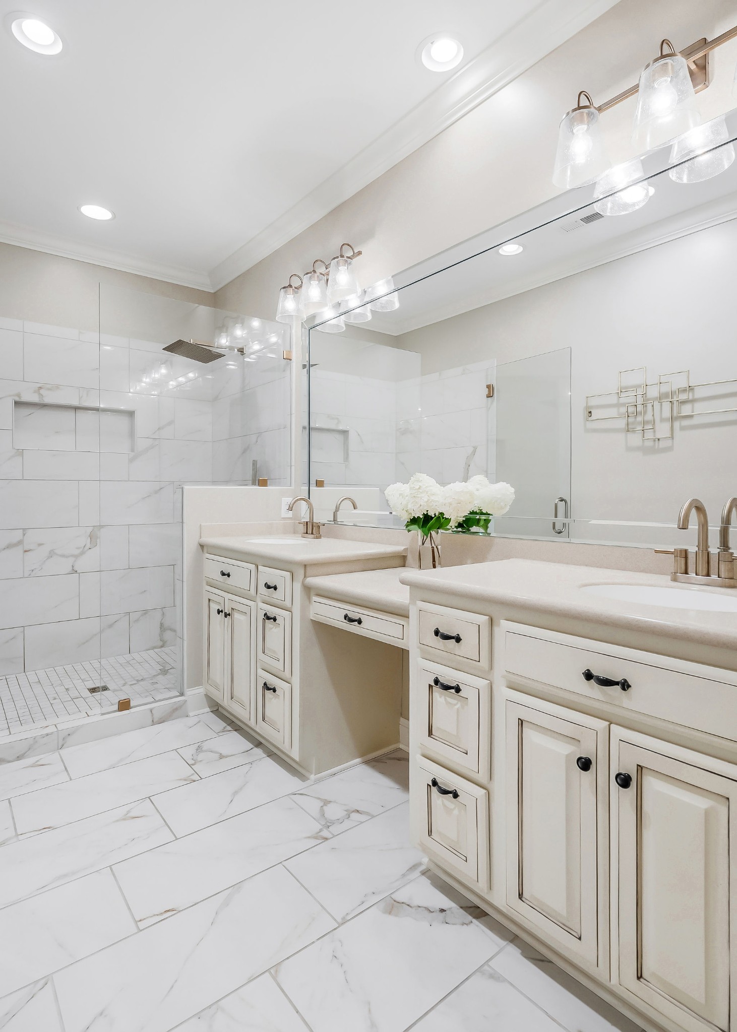 225 Hickory Ct