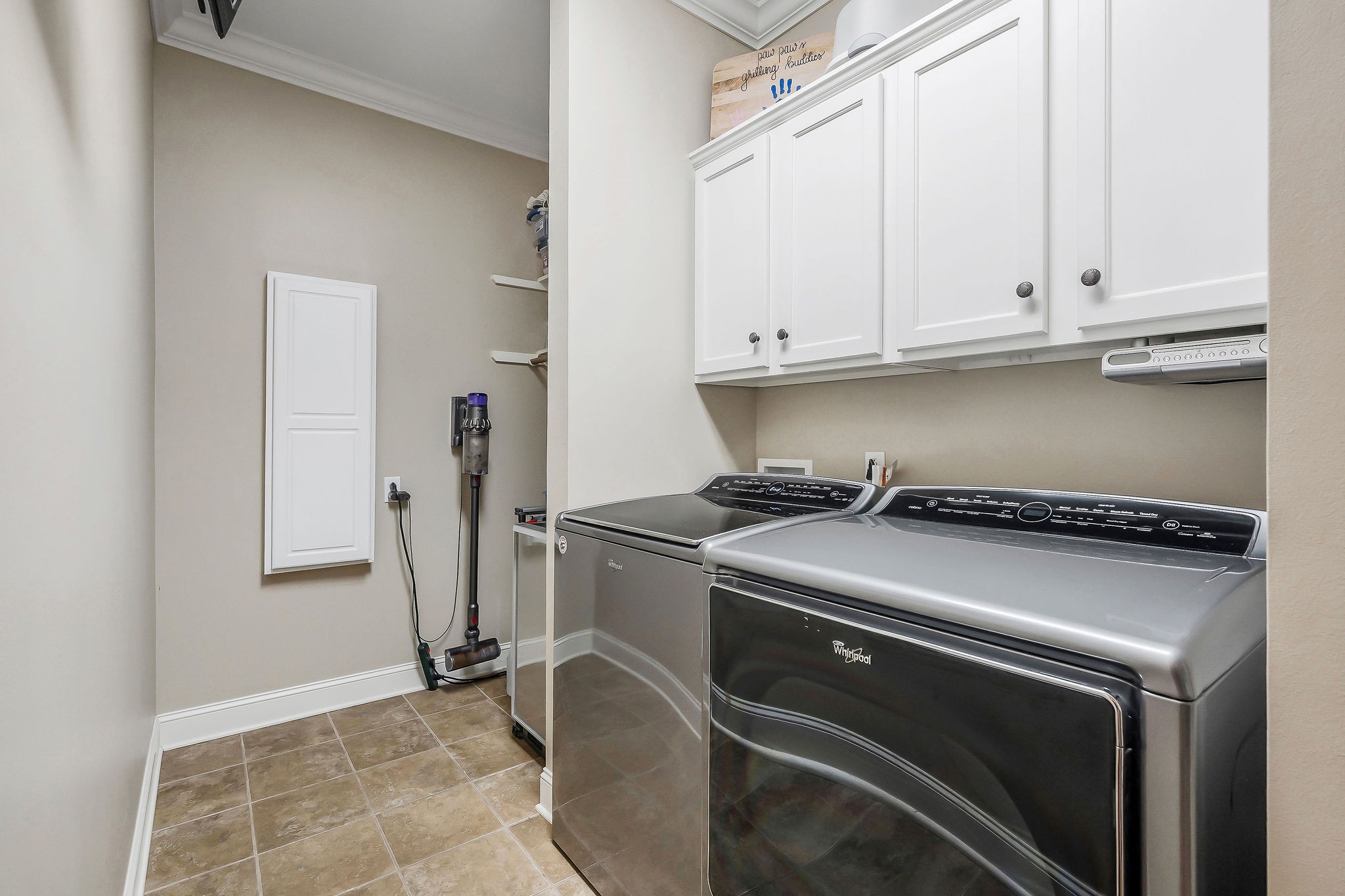 225 Hickory Ct