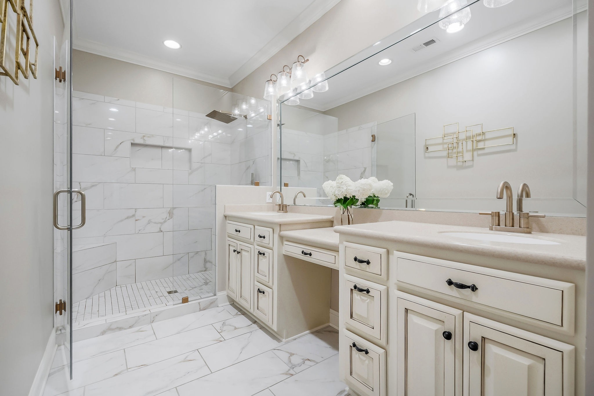 225 Hickory Ct