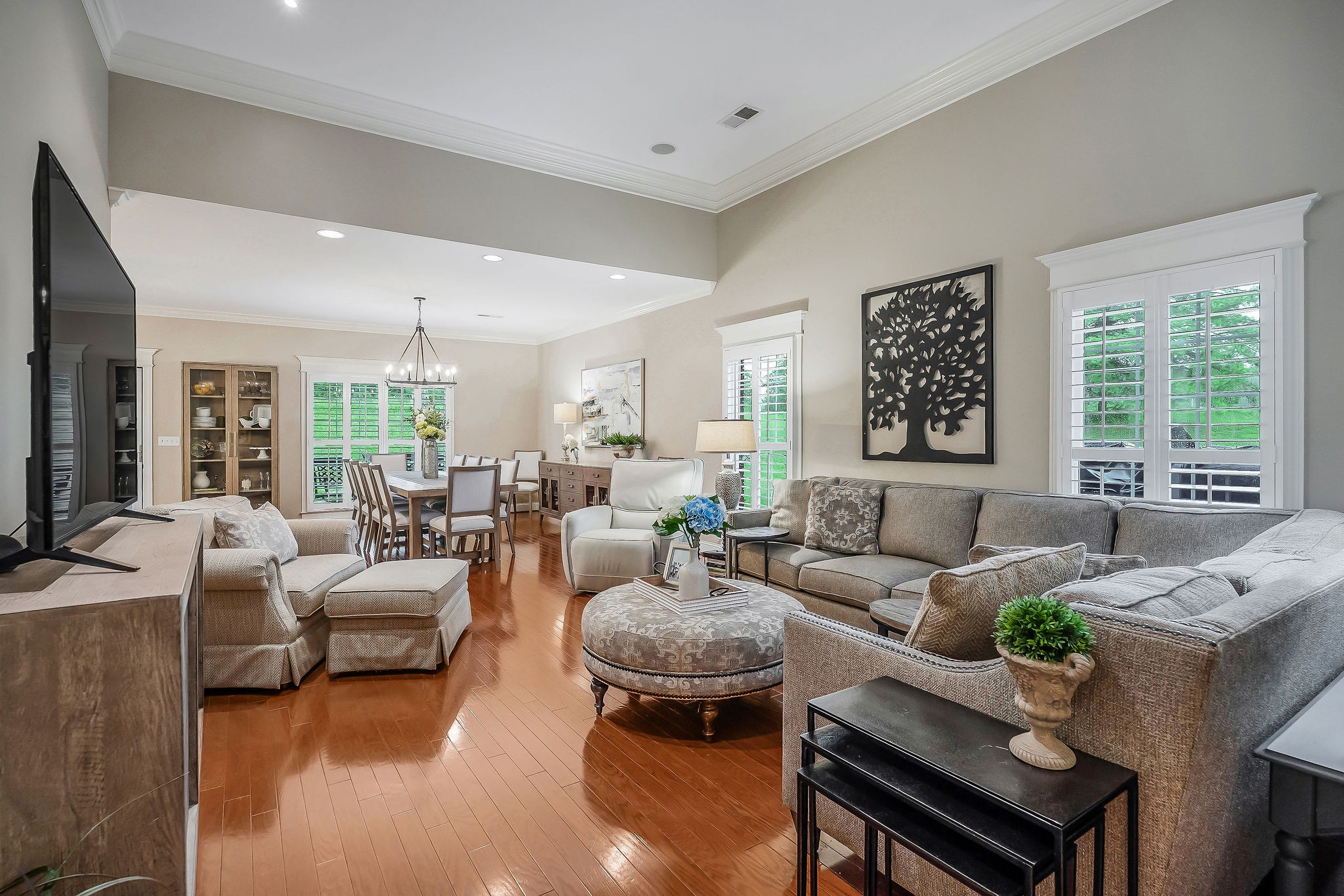 225 Hickory Ct