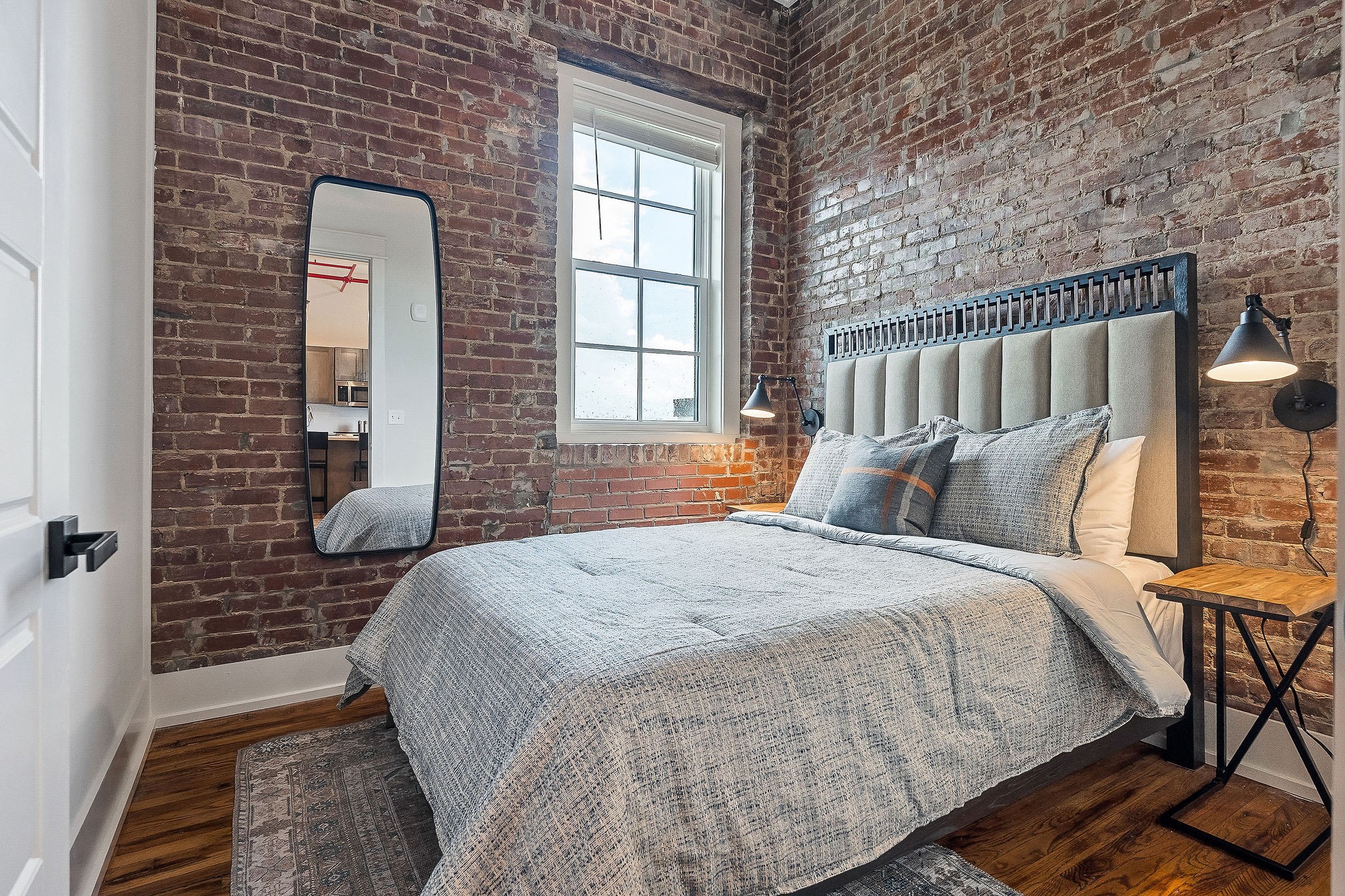 211 W Colville St Unit: 402